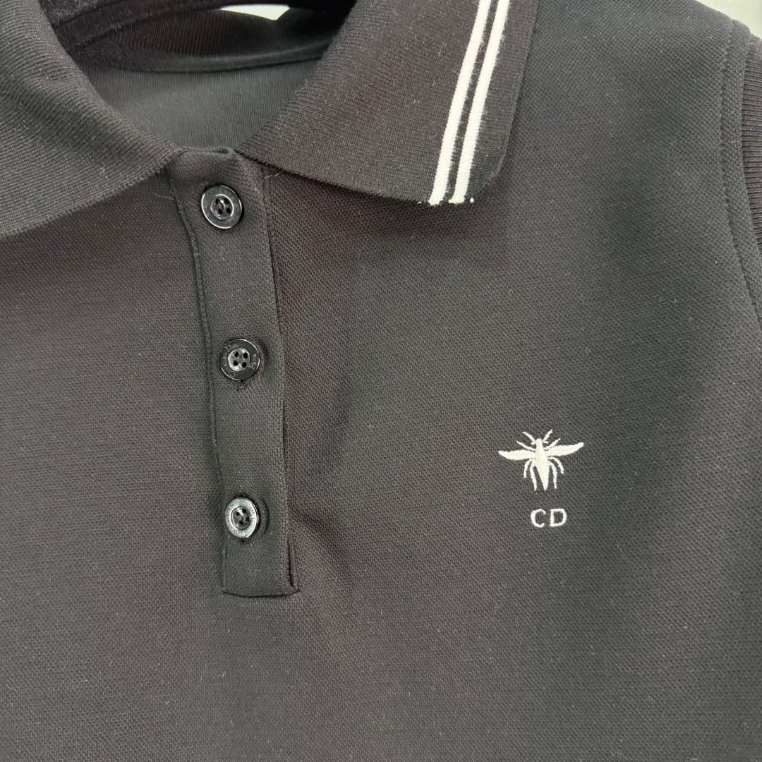 C18447 🆕Dio*26 – New spring/summer polo shirt without sleeves. It includes a sleeveless vest and a high-waist skirt with a tailored design. The polo collar features stripes, and the logo on the chest is exquisitely embroidered. The fabric is soft and comf — image 4