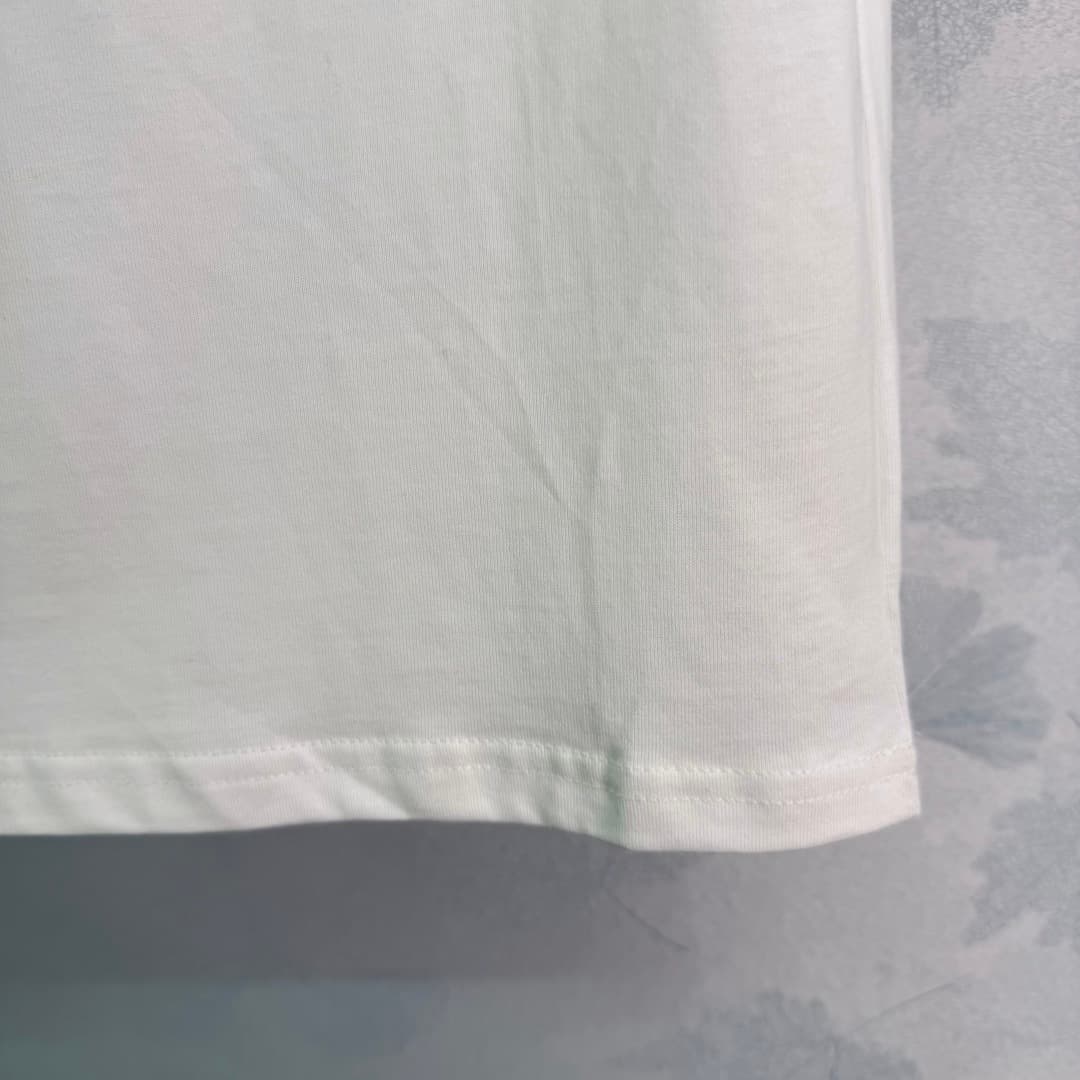 C18437 🆕Ale*26 – New spring-style short-sleeve T-shirts with letters. Simple round neck design, soft and breathable cotton fabric; very comfortable to wear in summer! The “WANG” lettering on the chest is subtle yet distinctive. The straight shoulder cut h — image 7