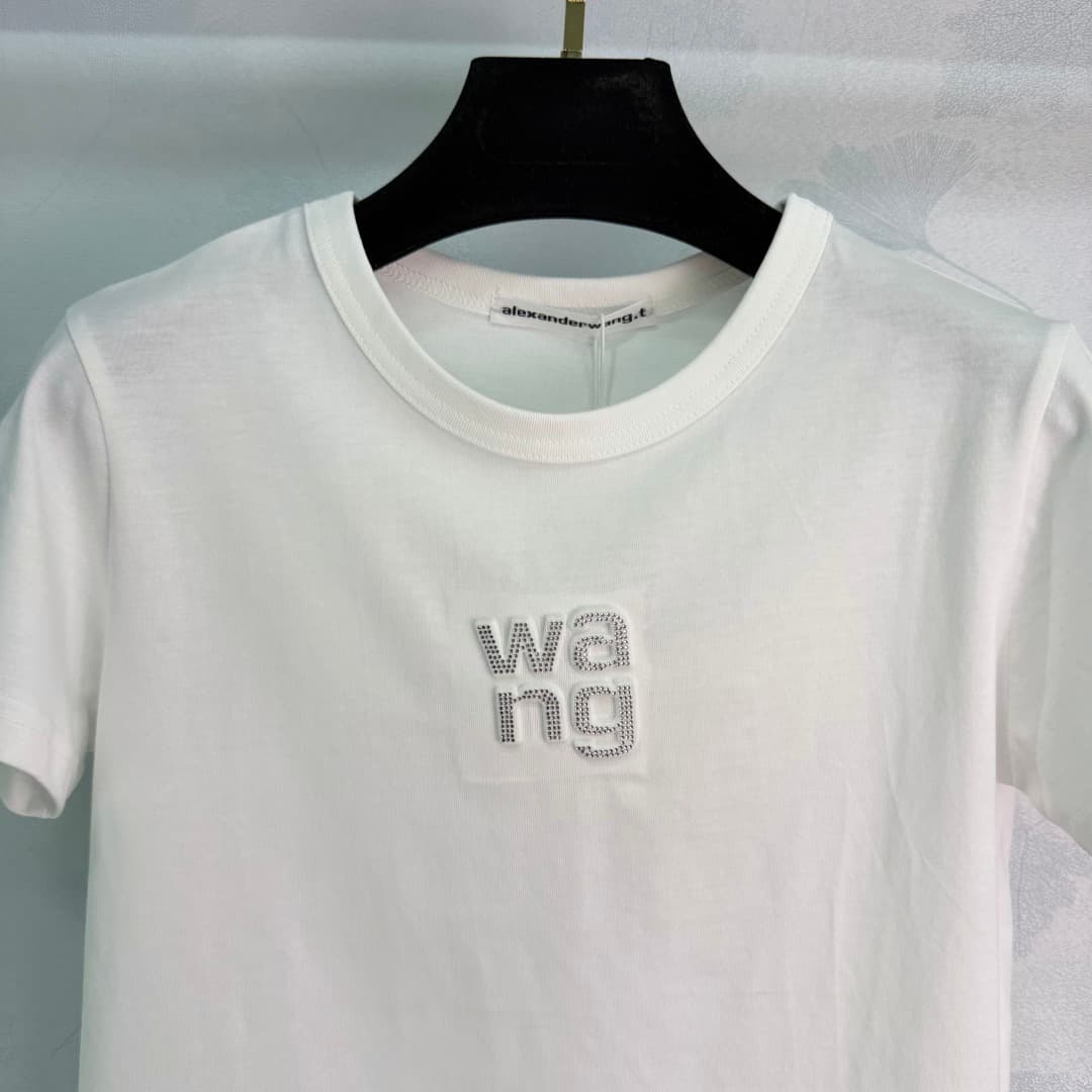 C18437 🆕Ale*26 – New spring-style short-sleeve T-shirts with letters. Simple round neck design, soft and breathable cotton fabric; very comfortable to wear in summer! The “WANG” lettering on the chest is subtle yet distinctive. The straight shoulder cut h — image 4