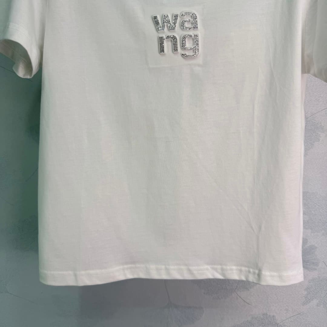 C18437 🆕Ale*26 – New spring-style short-sleeve T-shirts with letters. Simple round neck design, soft and breathable cotton fabric; very comfortable to wear in summer! The “WANG” lettering on the chest is subtle yet distinctive. The straight shoulder cut h — image 6