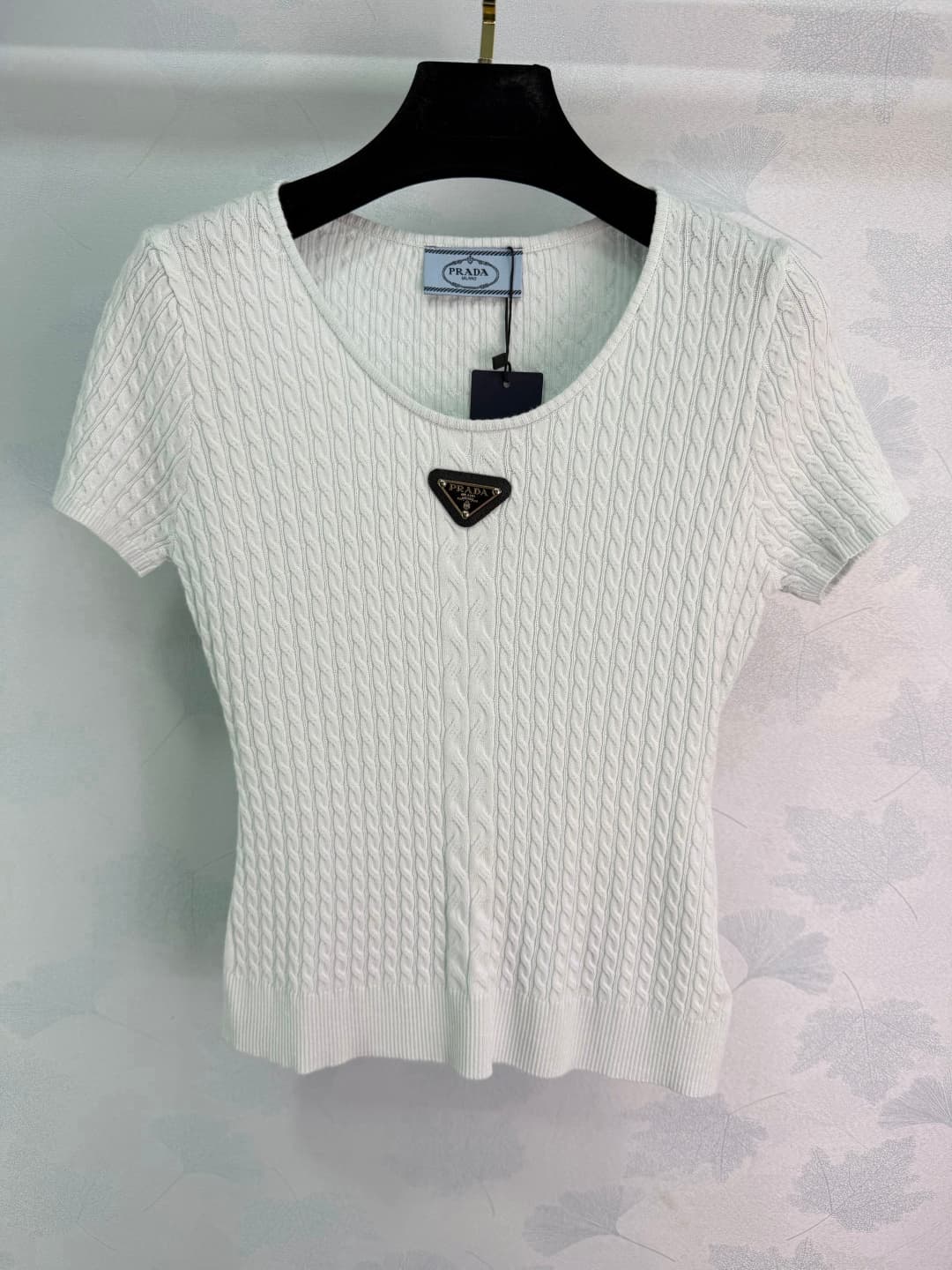 C18436 🆕Pr*26 – New spring/summer short sleeves with embossed patterns. Made from high-quality knitted fabric, and the embossed design adds a stylish touch! The U-neck shape helps to accentuate the neckline, while the straight shoulders and tailored fit h — image 3