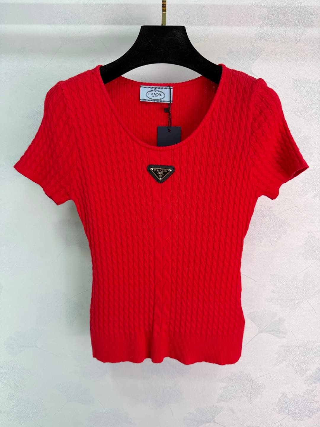 C18436 🆕Pr*26 – New spring/summer short sleeves with embossed patterns. Made from high-quality knitted fabric, and the embossed design adds a stylish touch! The U-neck shape helps to accentuate the neckline, while the straight shoulders and tailored fit h — image 2