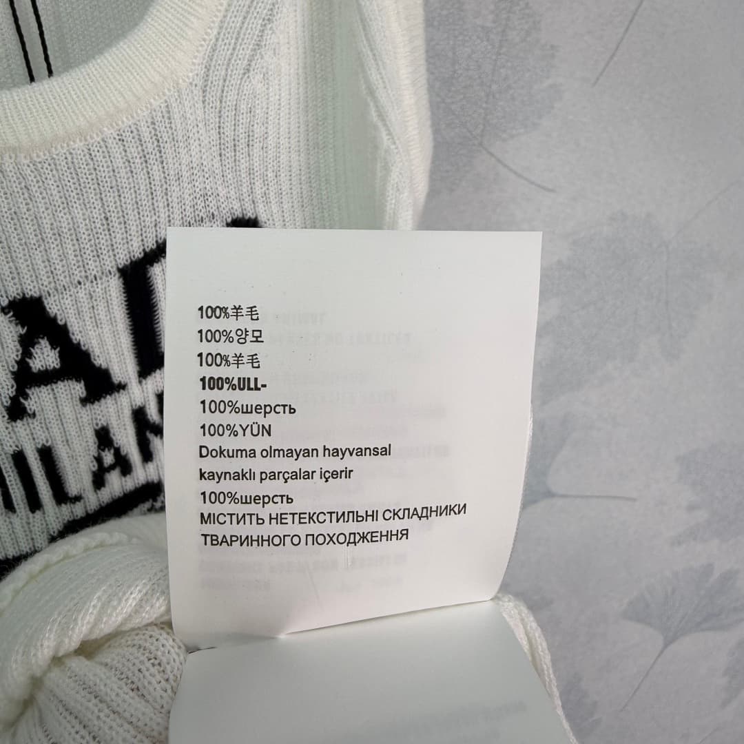 C18475 ❤️pp🆕Prad* 2025 – New spring/summer round-neck knitted short sleeves! Made of custom wool knit material; soft and comfortable in texture. Features a logo emblem on the chest, highlighting the brand’s style. Rich visual effect. Standard fit, but loo — image 8