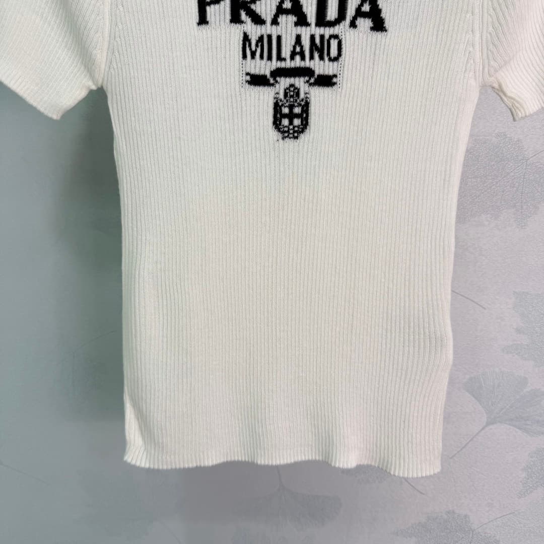 C18475 ❤️pp🆕Prad* 2025 – New spring/summer round-neck knitted short sleeves! Made of custom wool knit material; soft and comfortable in texture. Features a logo emblem on the chest, highlighting the brand’s style. Rich visual effect. Standard fit, but loo — image 7