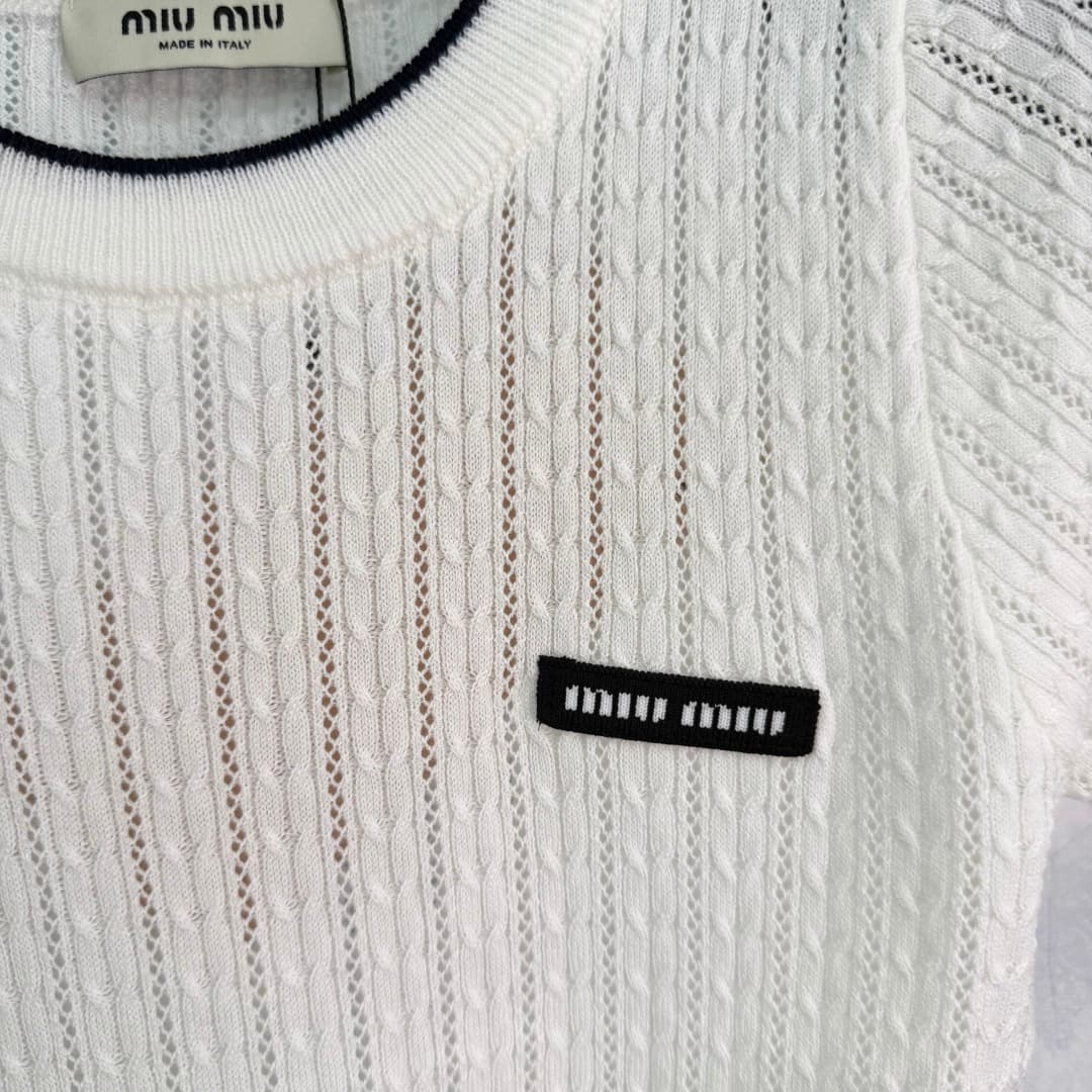 C18478 ❤️pp🆕Miu*26 – New spring/summer short sleeves with vertical patterns. Soft and breathable, extremely comfortable to wear in summer! The vertical pattern helps create a slimmer look and adds dimension to the outfit. Round neckline + contrasting edge — image 6