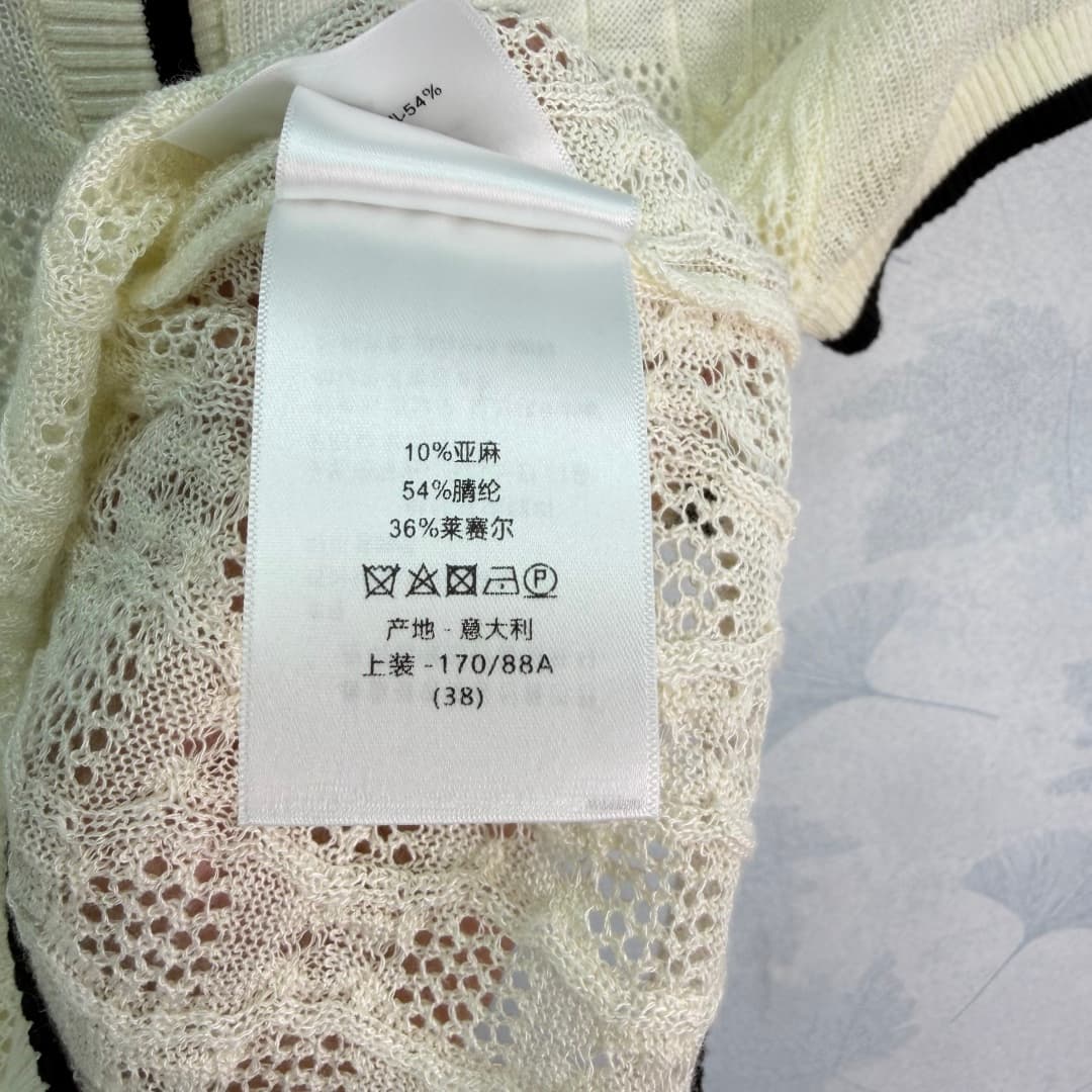 C18378 🆕Dio*26 – New spring/summer knitted sweater with open patterns. Lightweight and breathable; extremely comfortable for spring/summer wear! Short sleeves + round neck design; buttons on the front make it easy to put on and take off. The open pattern  — image 8