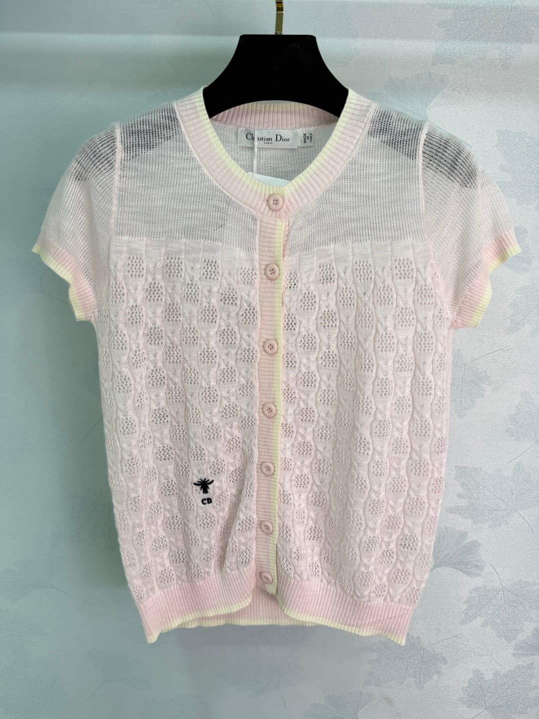 C18378 🆕Dio*26 – New spring/summer knitted sweater with open patterns. Lightweight and breathable; extremely comfortable for spring/summer wear! Short sleeves + round neck design; buttons on the front make it easy to put on and take off. The open pattern  — image 3