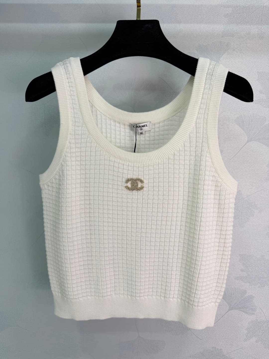 C18381 🆕Chane* Waffle knit vest – soft and breathable, extremely comfortable to wear in summer! Short design + classic double C metal logo – simple yet elegant ✨. Works well with jeans or dresses, helping to create a French-style look easily. Suitable for — image 4