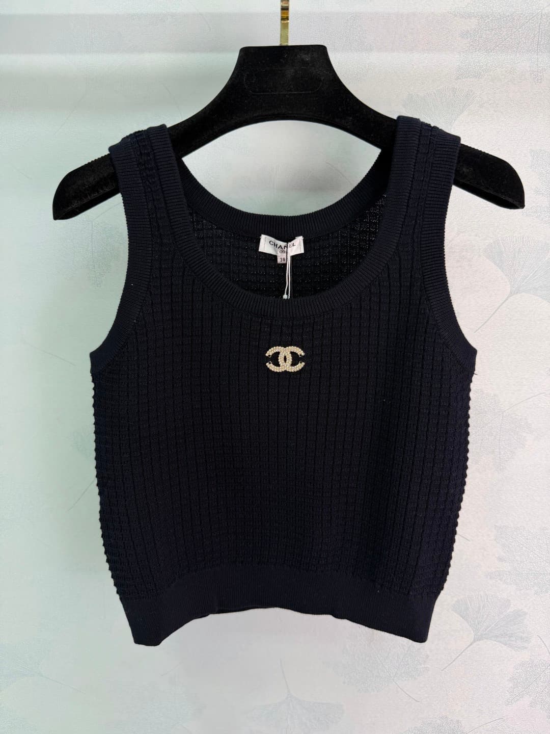 C18381 🆕Chane* Waffle knit vest – soft and breathable, extremely comfortable to wear in summer! Short design + classic double C metal logo – simple yet elegant ✨. Works well with jeans or dresses, helping to create a French-style look easily. Suitable for — image 2