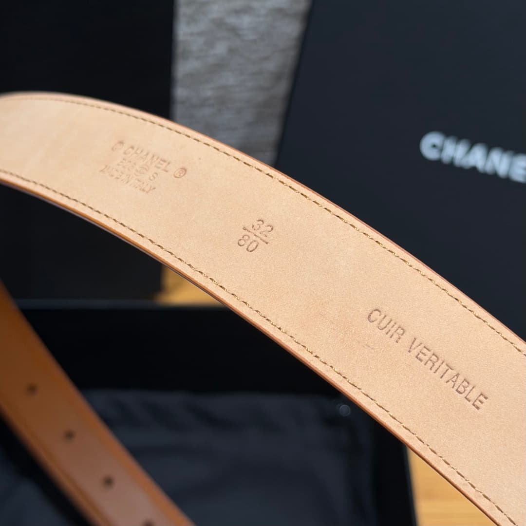 C32964 Xiangjia ✨Leather Belt with CC Charm, Calfskin 30mm – Leather belt with two C pendants — image 8