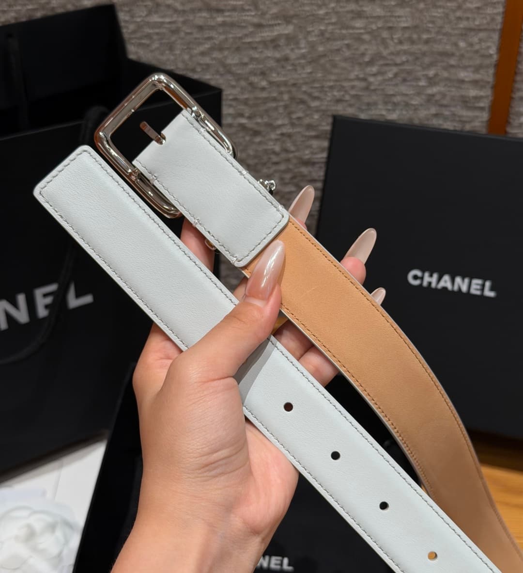 C32965 Xiangjia✨Leather Belt with CC Charm, Calfskin 30mm – Leather belt with two C pendants — image 3