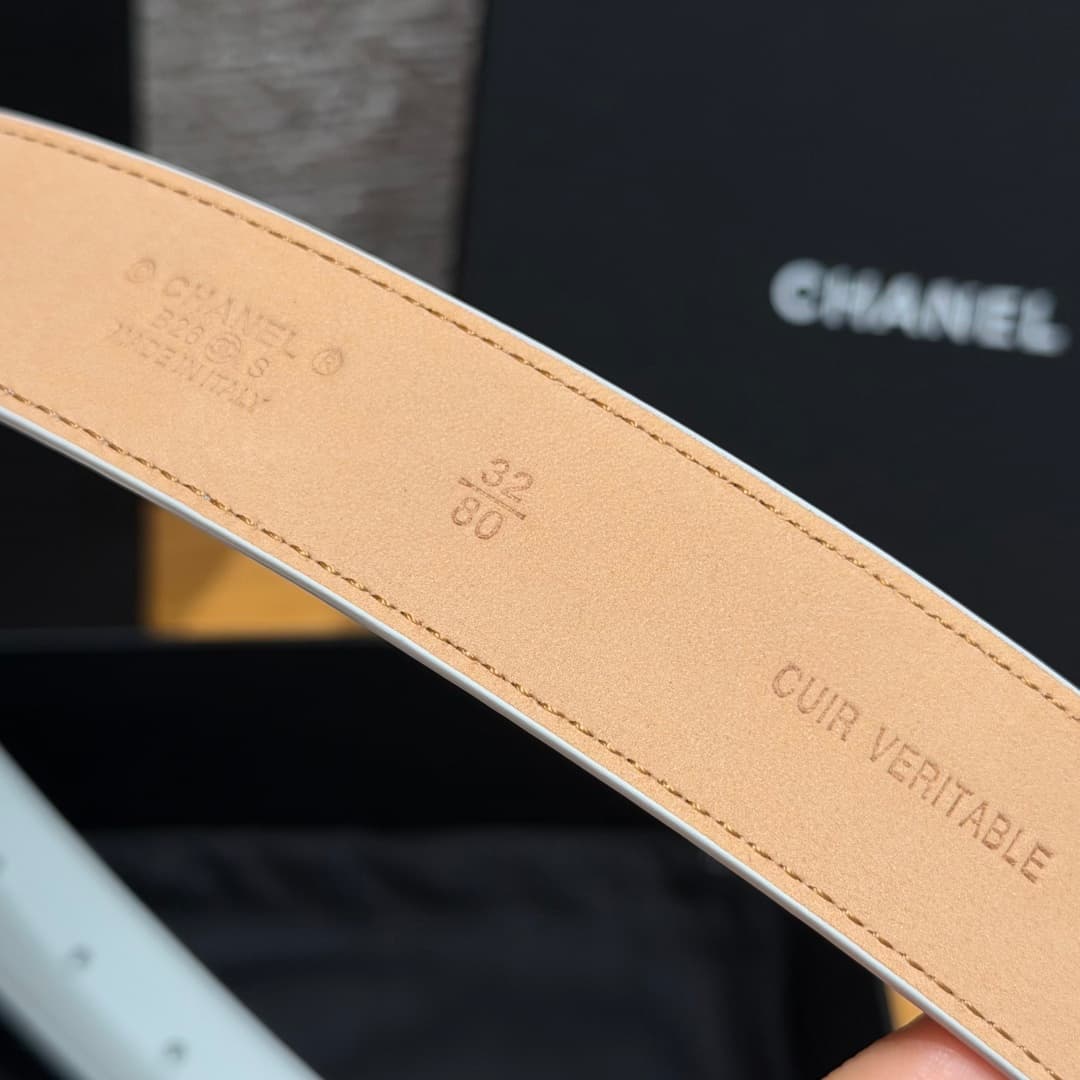 C32965 Xiangjia✨Leather Belt with CC Charm, Calfskin 30mm – Leather belt with two C pendants — image 8