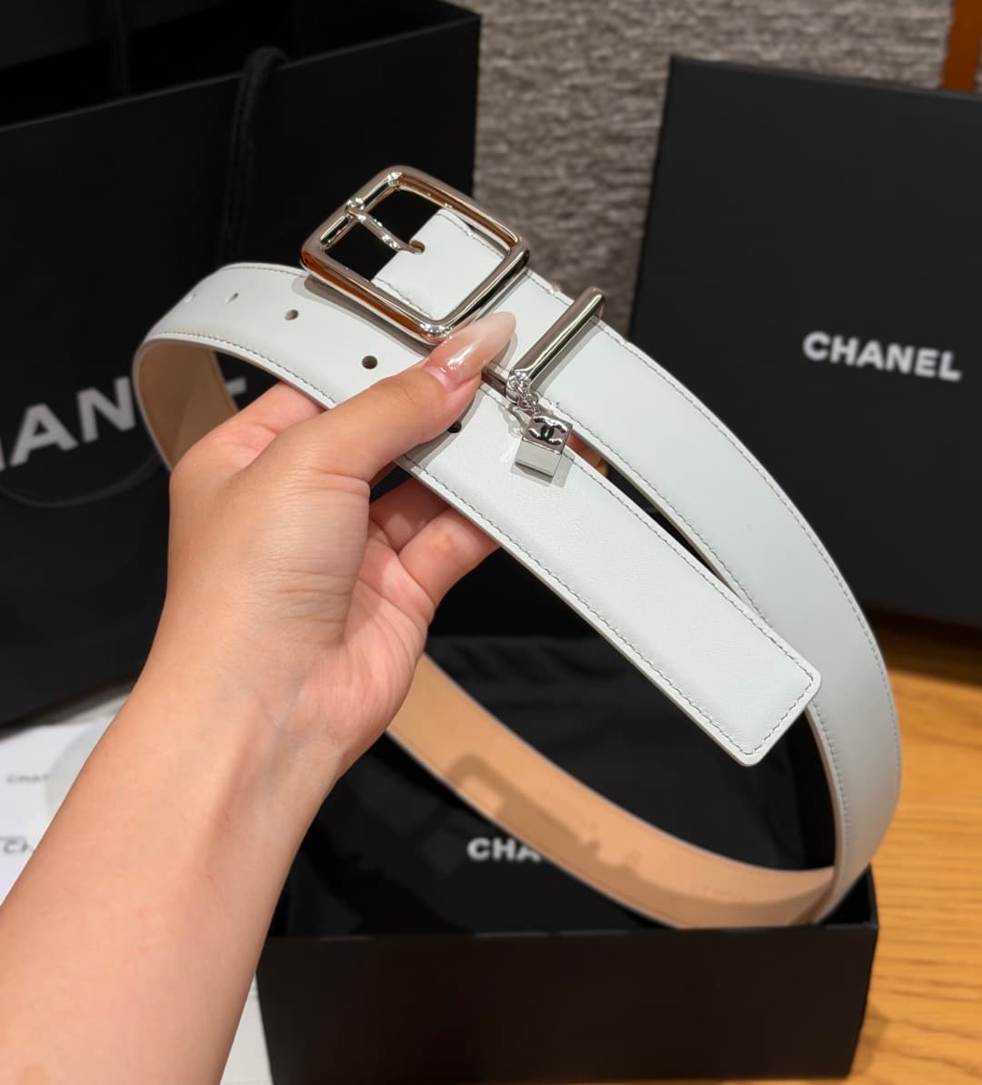 C32965 Xiangjia✨Leather Belt with CC Charm, Calfskin 30mm – Leather belt with two C pendants — image 5