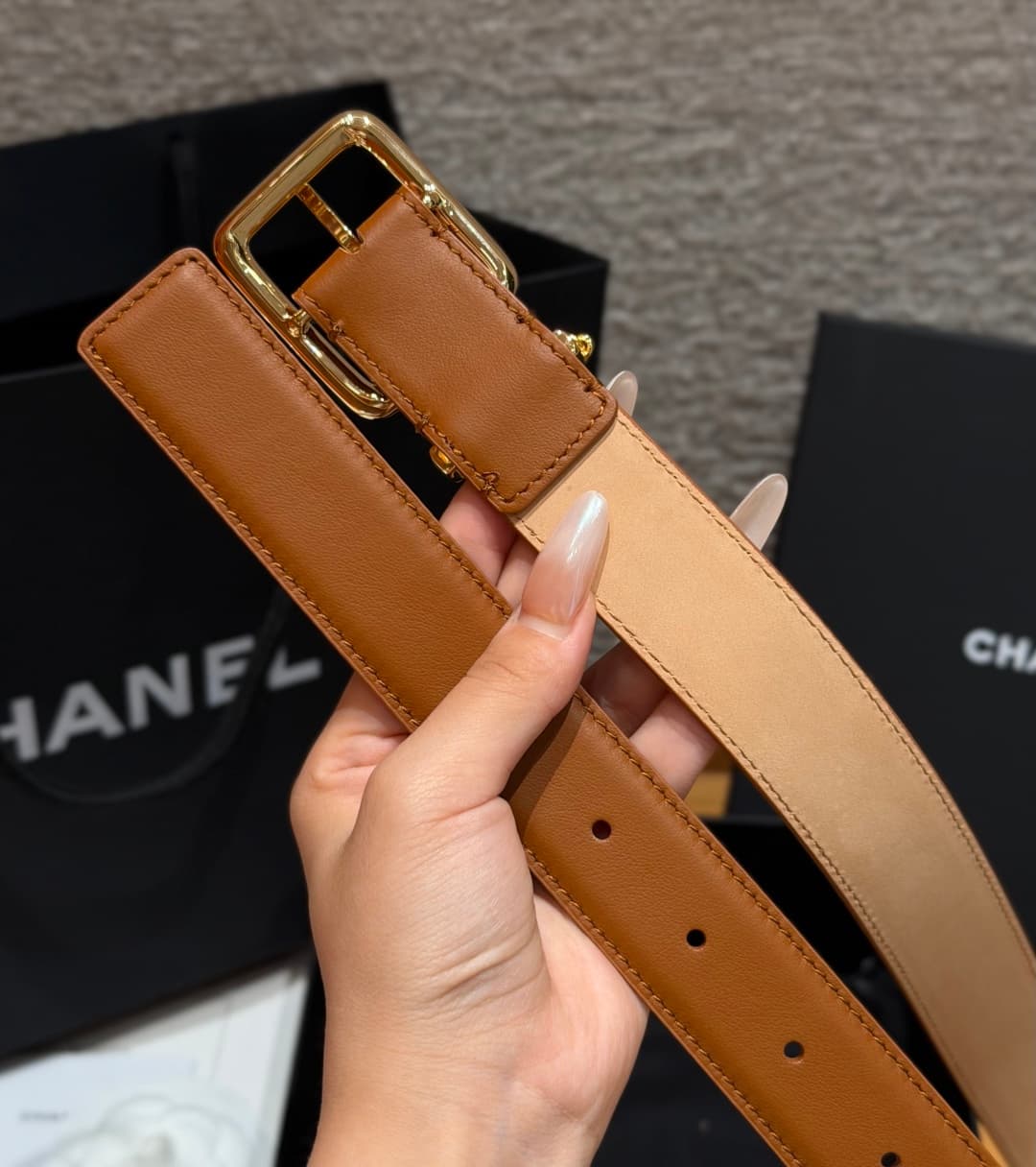 C32961 Xiangjia✨Leather Belt with CC Charm, Calfskin 30mm – Leather belt with double C pendants — image 3