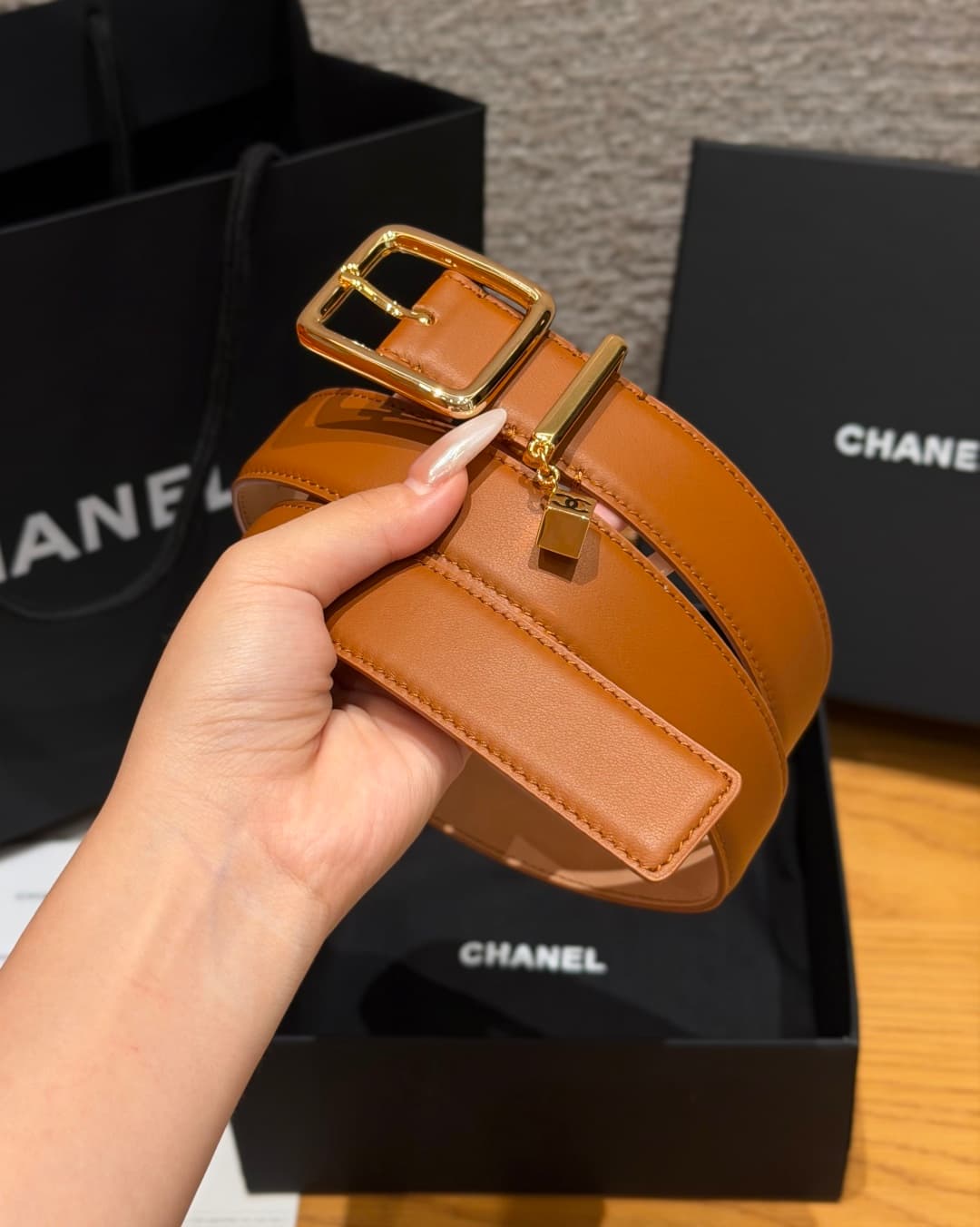 C32961 Xiangjia✨Leather Belt with CC Charm, Calfskin 30mm – Leather belt with double C pendants — image 2