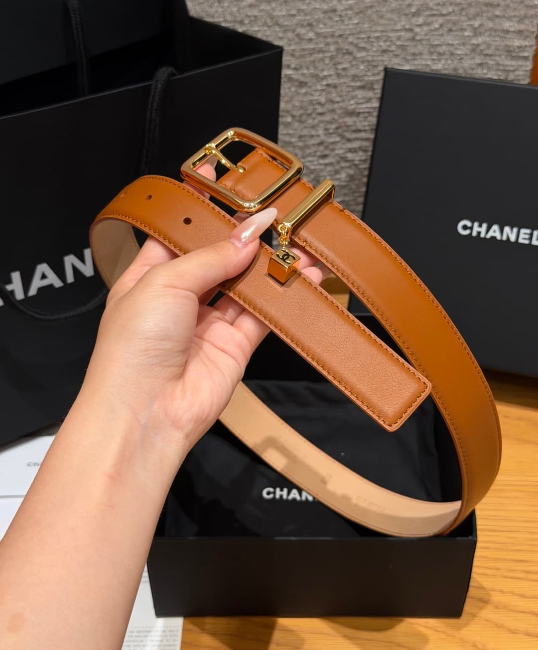 C32961 Xiangjia✨Leather Belt with CC Charm, Calfskin 30mm – Leather belt with double C pendants — image 5