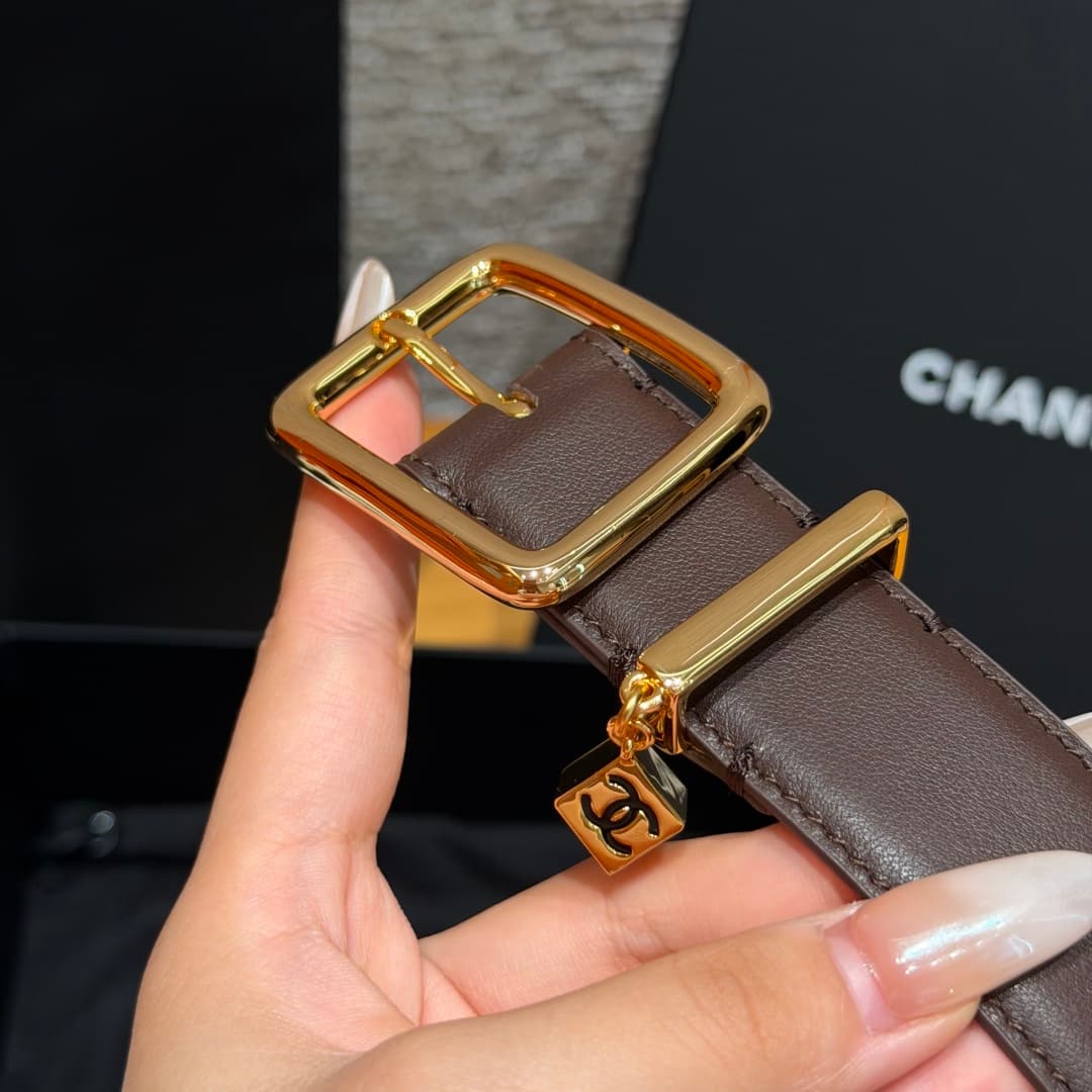C32960 Xiangjia ✨Leather Belt with CC Charm, Calfskin 30mm – Leather belt with two C pendants — image 6