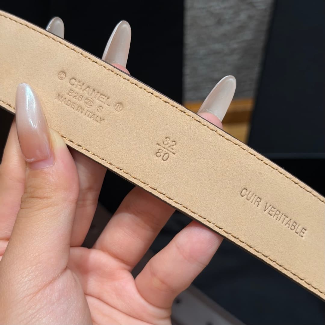 C32960 Xiangjia ✨Leather Belt with CC Charm, Calfskin 30mm – Leather belt with two C pendants — image 8