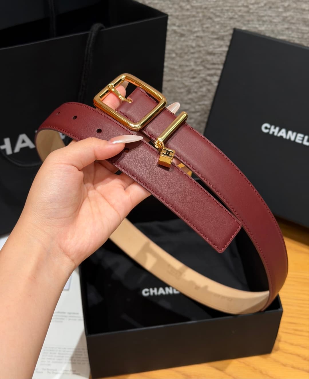 C32959 Xiangjia✨Leather Belt with CC Charm, Calfskin 30mm – Leather belt with two C pendants — image 5