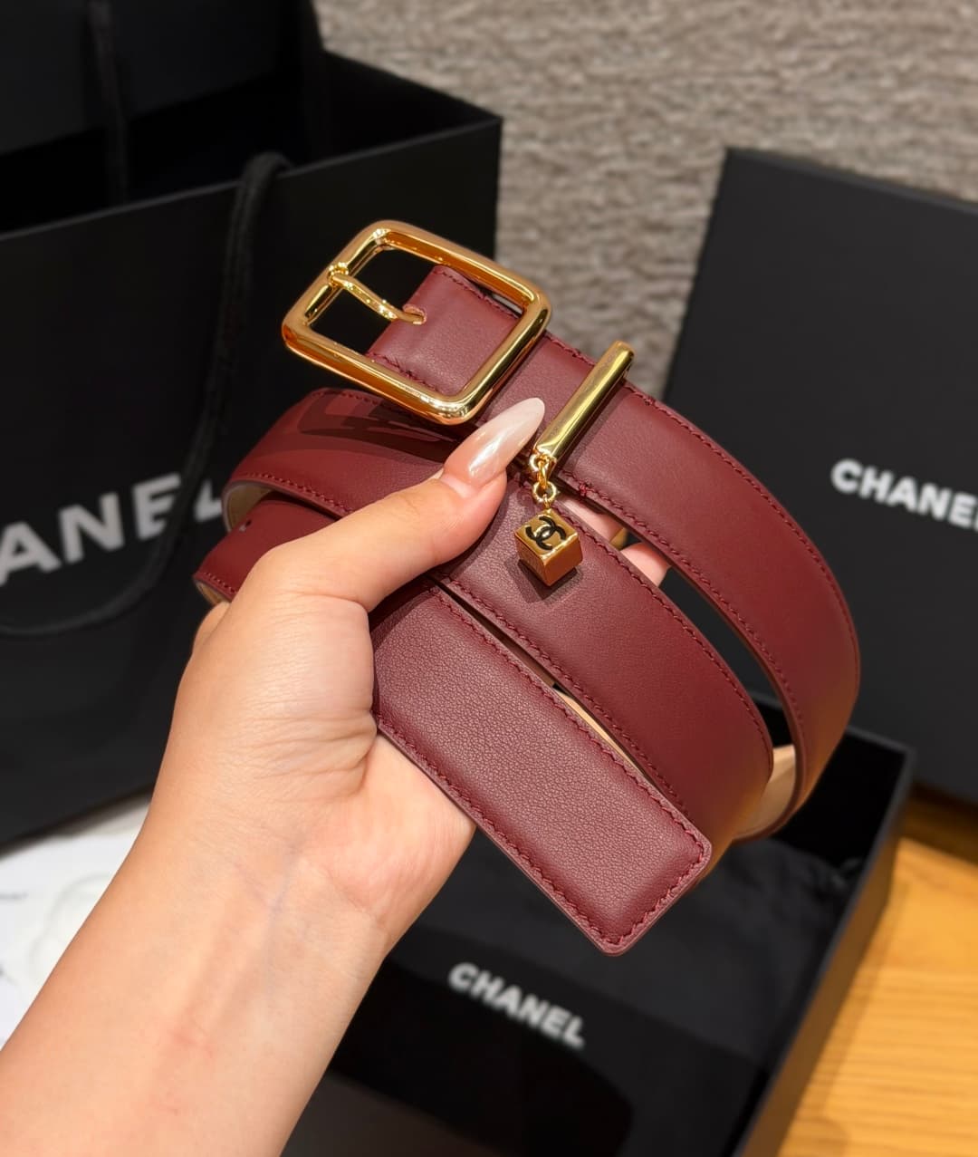 C32959 Xiangjia✨Leather Belt with CC Charm, Calfskin 30mm – Leather belt with two C pendants — image 2