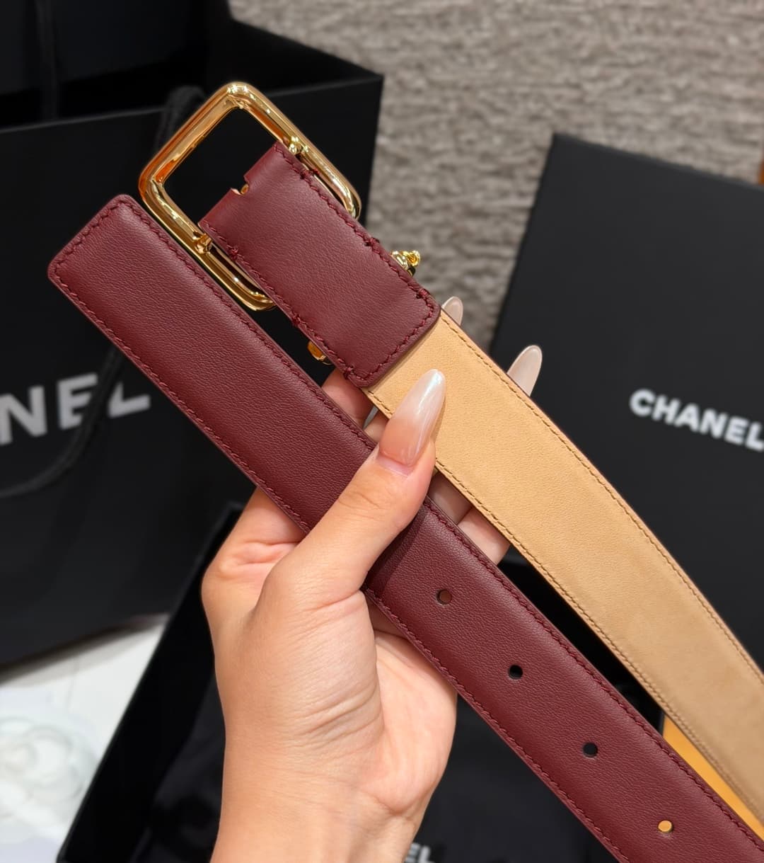 C32959 Xiangjia✨Leather Belt with CC Charm, Calfskin 30mm – Leather belt with two C pendants — image 3