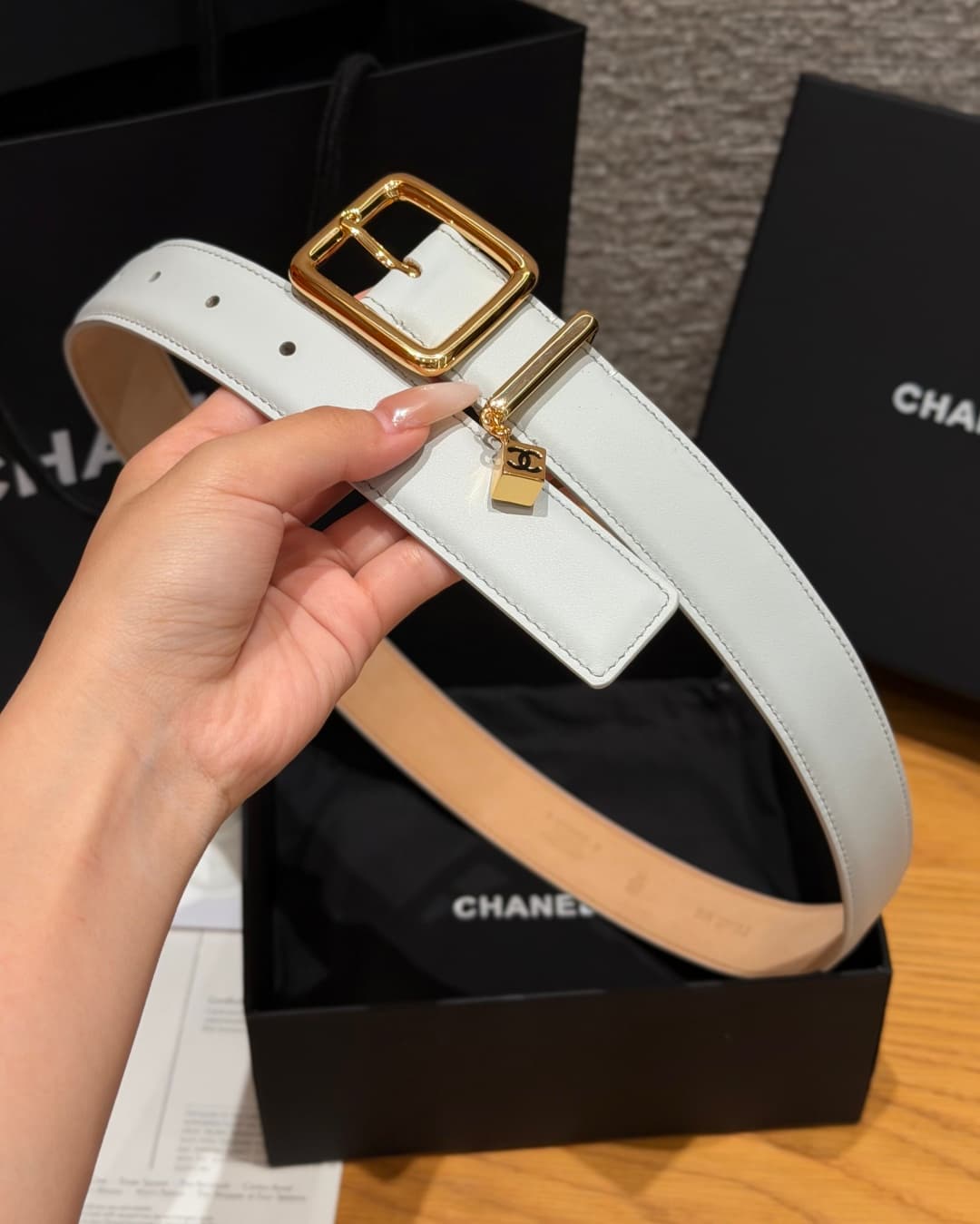 C32958 Xiangjia✨Leather Belt with CC Charm, Calfskin 30mm – Leather belt with two C pendants — image 5