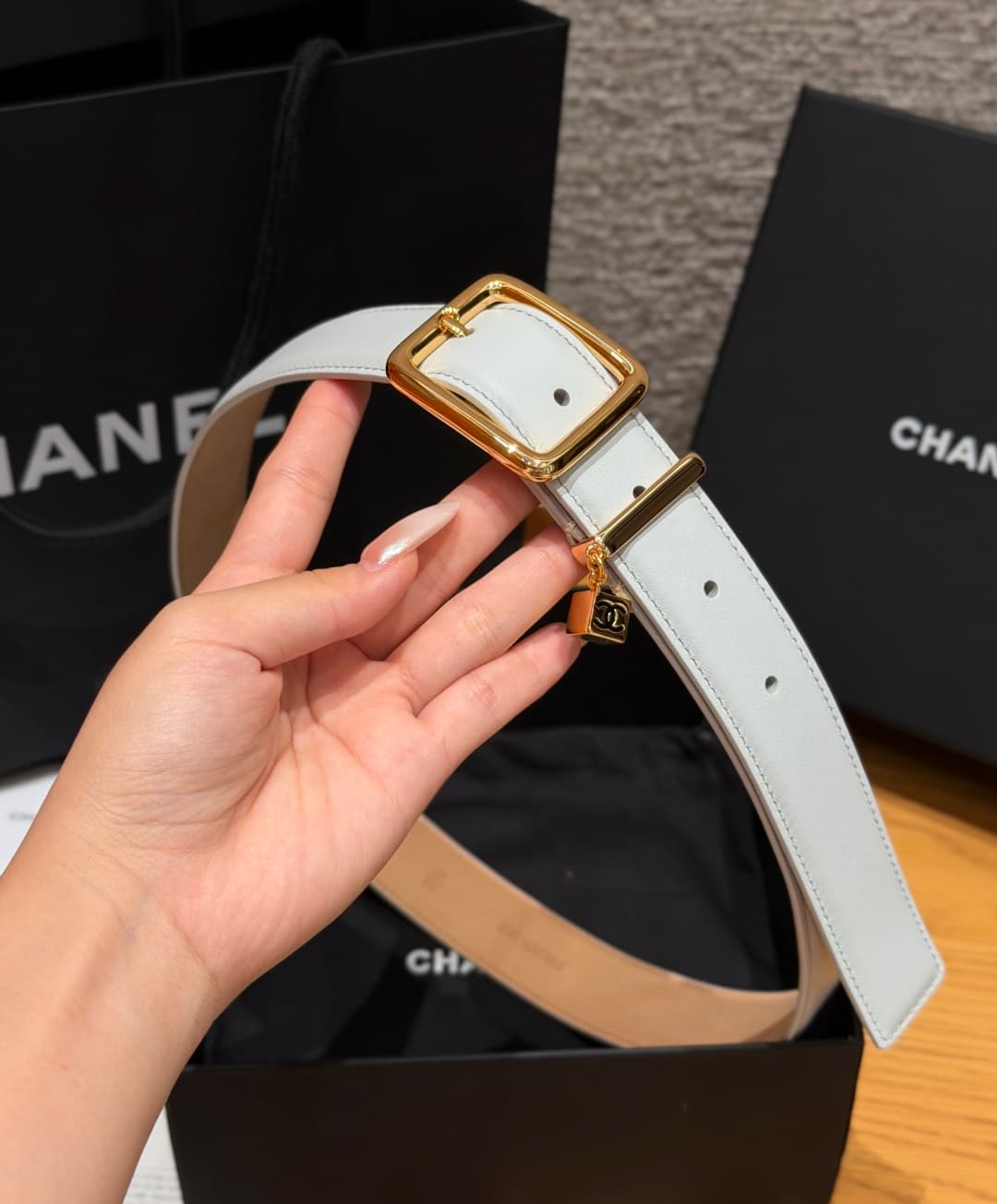 C32958 Xiangjia✨Leather Belt with CC Charm, Calfskin 30mm – Leather belt with two C pendants — image 4