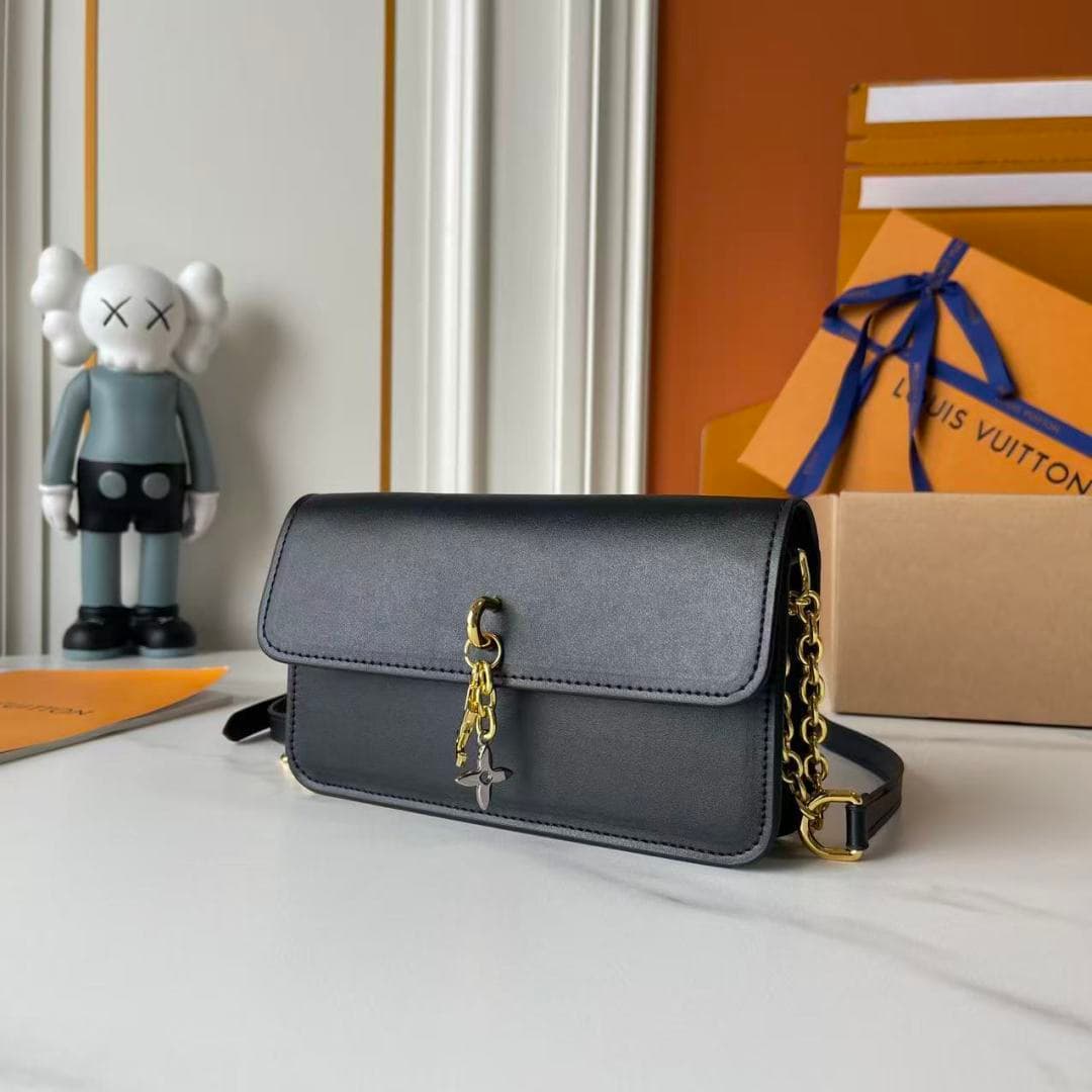 C5242 Upgraded Version: M14564, M14547, M14581, M14548. This Wallet On Chain handbag is part of the LV Bloom series by Louis Vuitton. It features a stylish and functional design crafted from cowhide leather. The classic Monogram pattern from the brand ser — image 3