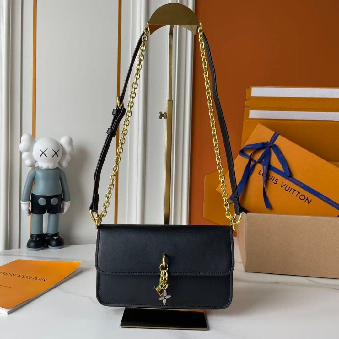 C5242 Upgraded Version: M14564, M14547, M14581, M14548. This Wallet On Chain handbag is part of the LV Bloom series by Louis Vuitton. It features a stylish and functional design crafted from cowhide leather. The classic Monogram pattern from the brand ser — image 6