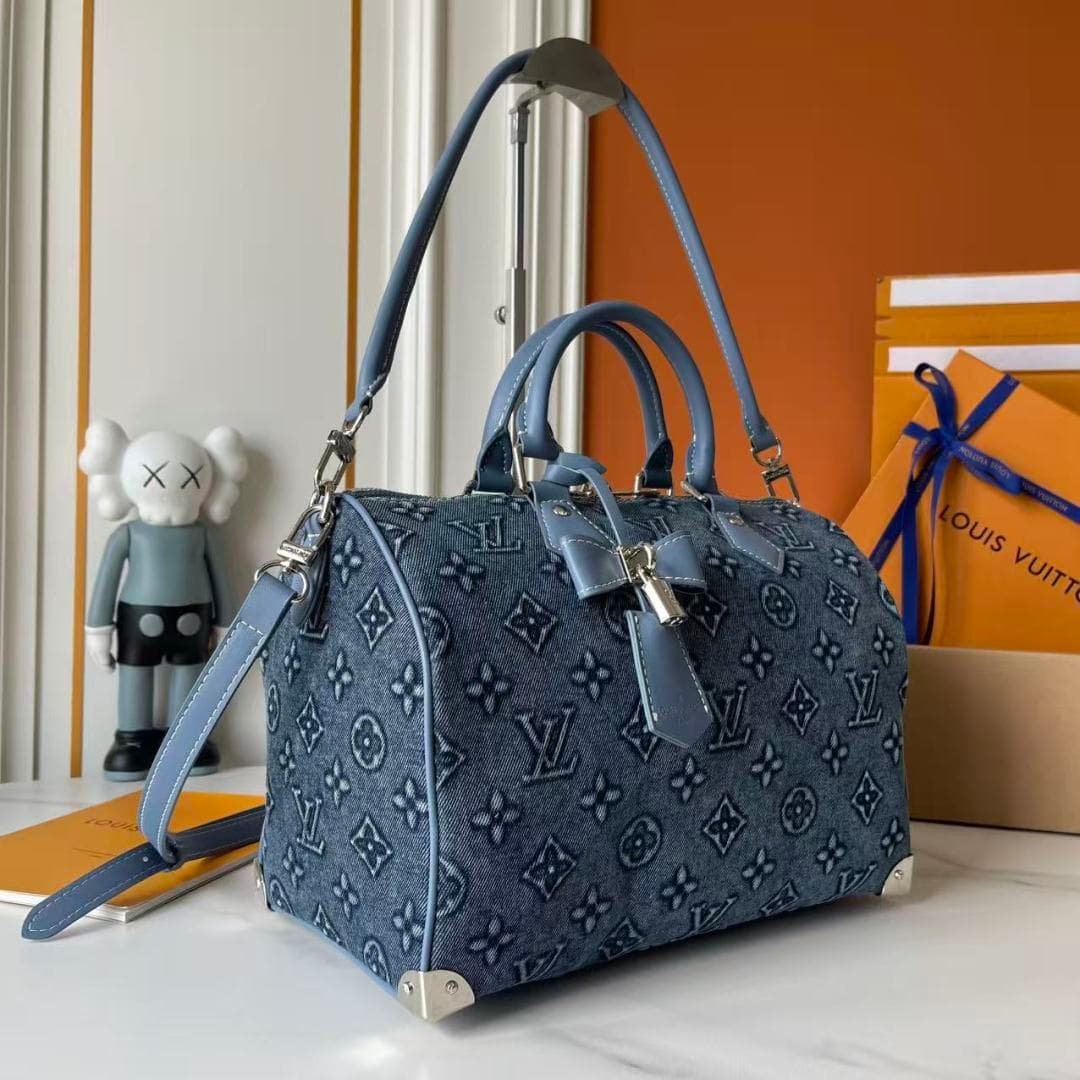 C4994 Upgraded version 210 –牛仔 embossing design. M13805-M13085-M13257, M13806, 40391, 40390lv. collaboration with Harajuku’s Ryo Mura. Nano Speedy handbag: This Nano Speedy handbag features Monogram canvas and cowhide leather trim prints. It is presented  — image 2