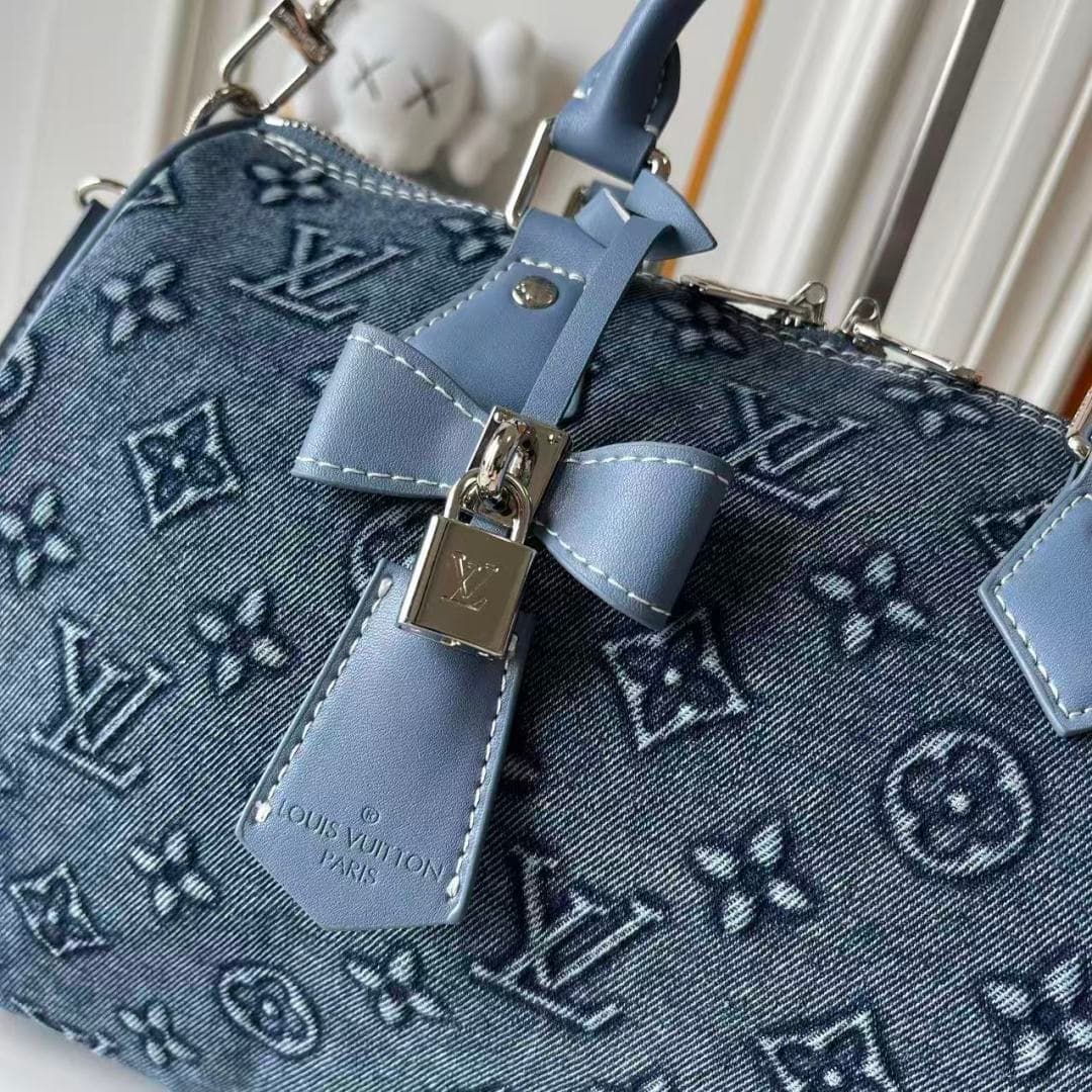 C4994 Upgraded version 210 –牛仔 embossing design. M13805-M13085-M13257, M13806, 40391, 40390lv. collaboration with Harajuku’s Ryo Mura. Nano Speedy handbag: This Nano Speedy handbag features Monogram canvas and cowhide leather trim prints. It is presented  — image 5