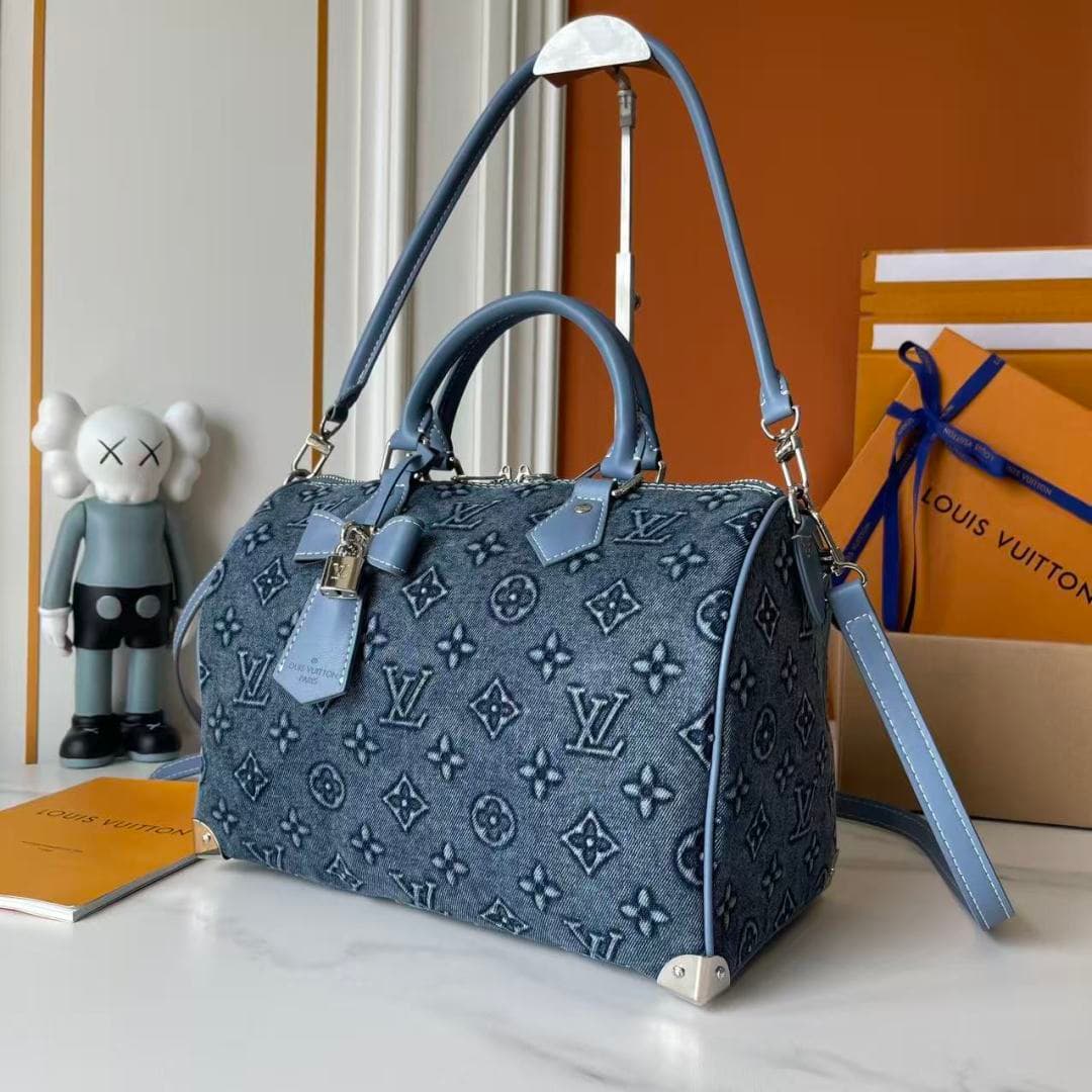 C4994 Upgraded version 210 –牛仔 embossing design. M13805-M13085-M13257, M13806, 40391, 40390lv. collaboration with Harajuku’s Ryo Mura. Nano Speedy handbag: This Nano Speedy handbag features Monogram canvas and cowhide leather trim prints. It is presented  — image 3