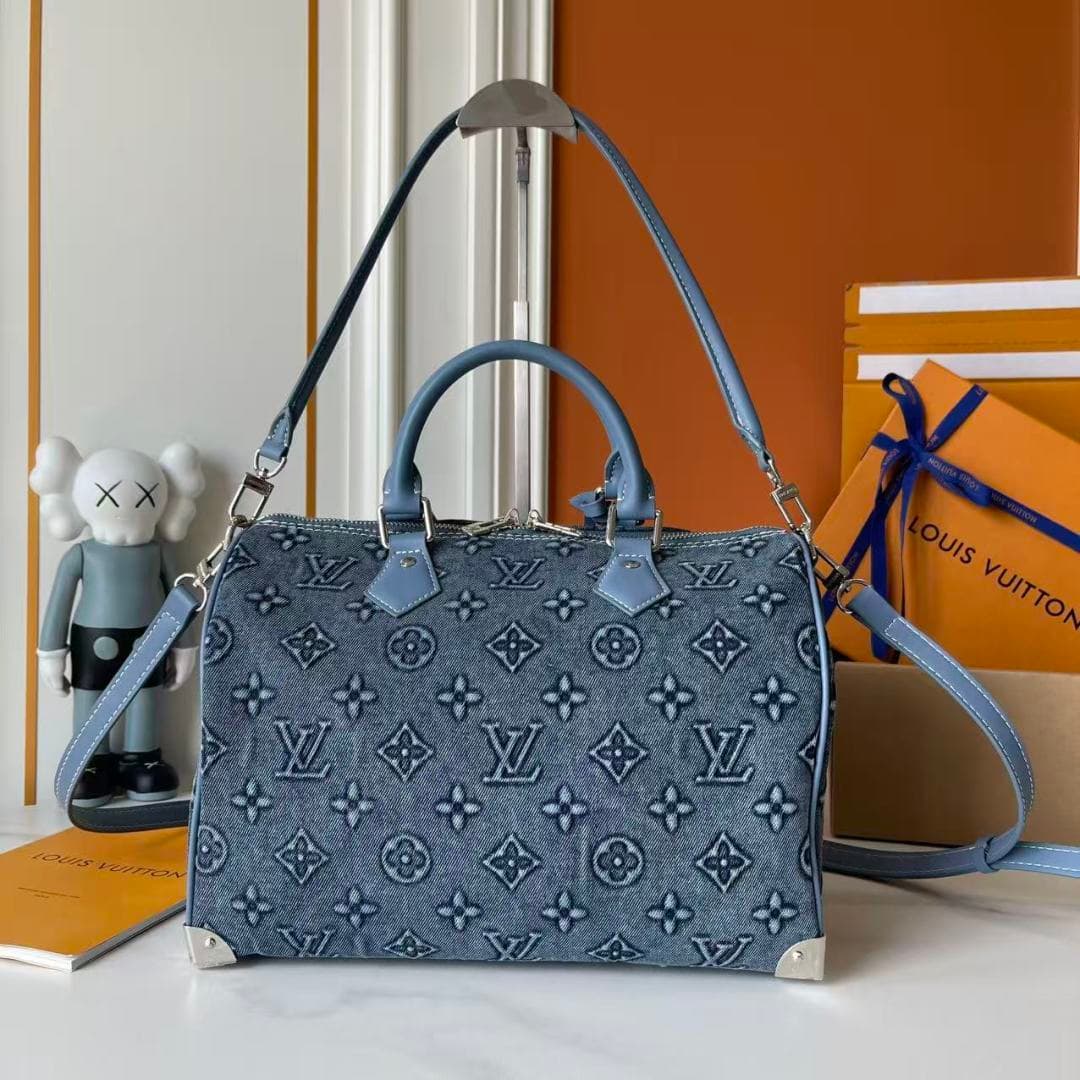 C4994 Upgraded version 210 –牛仔 embossing design. M13805-M13085-M13257, M13806, 40391, 40390lv. collaboration with Harajuku’s Ryo Mura. Nano Speedy handbag: This Nano Speedy handbag features Monogram canvas and cowhide leather trim prints. It is presented  — image 4