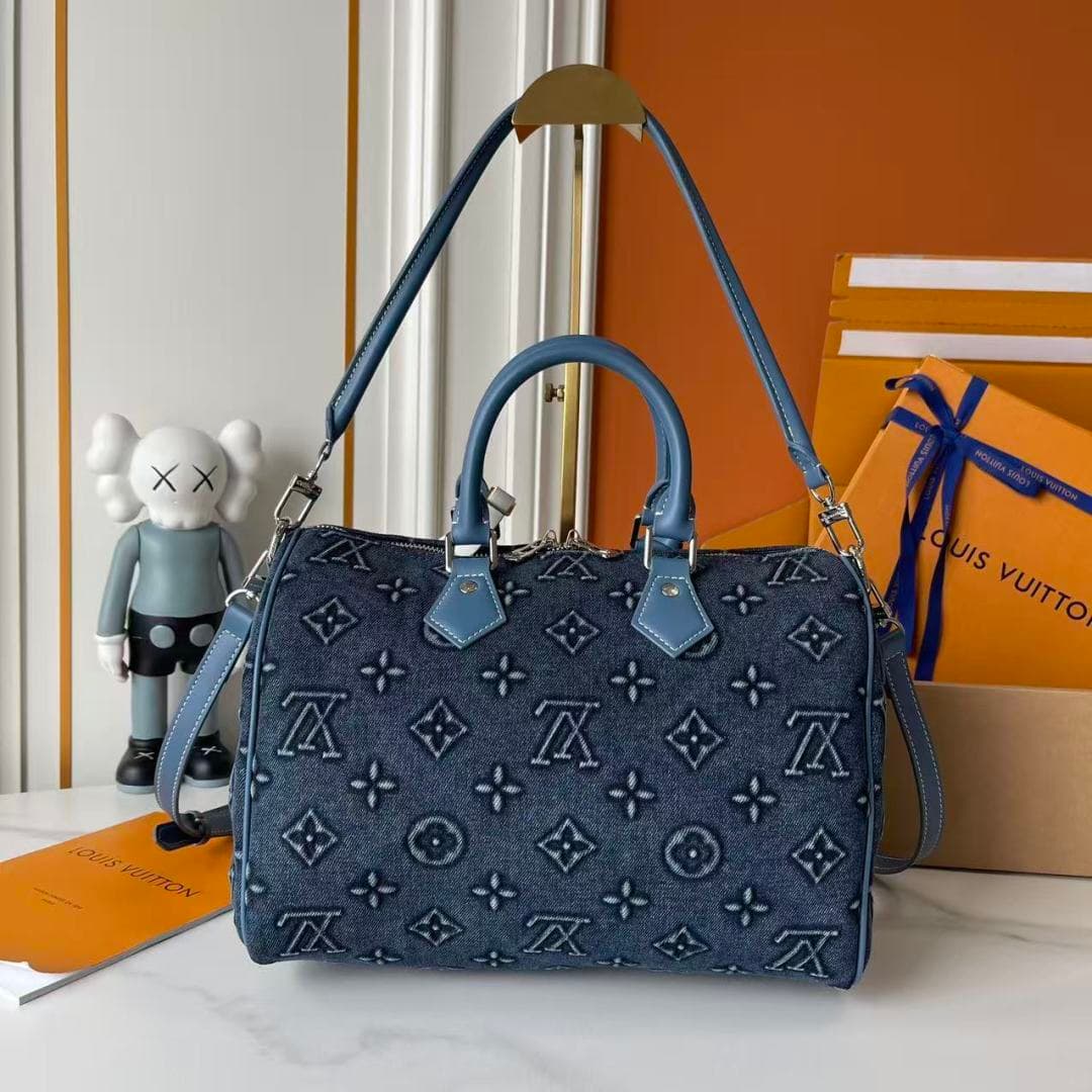 C4990 Upgraded version: M18076, M15159, M25766, M13344, M13085-M13257-M40391-M13257. Replica denim – for fashion shows. This Speedy Soft 30 model comes from LV Travels With Grace Coddlington. — image 5