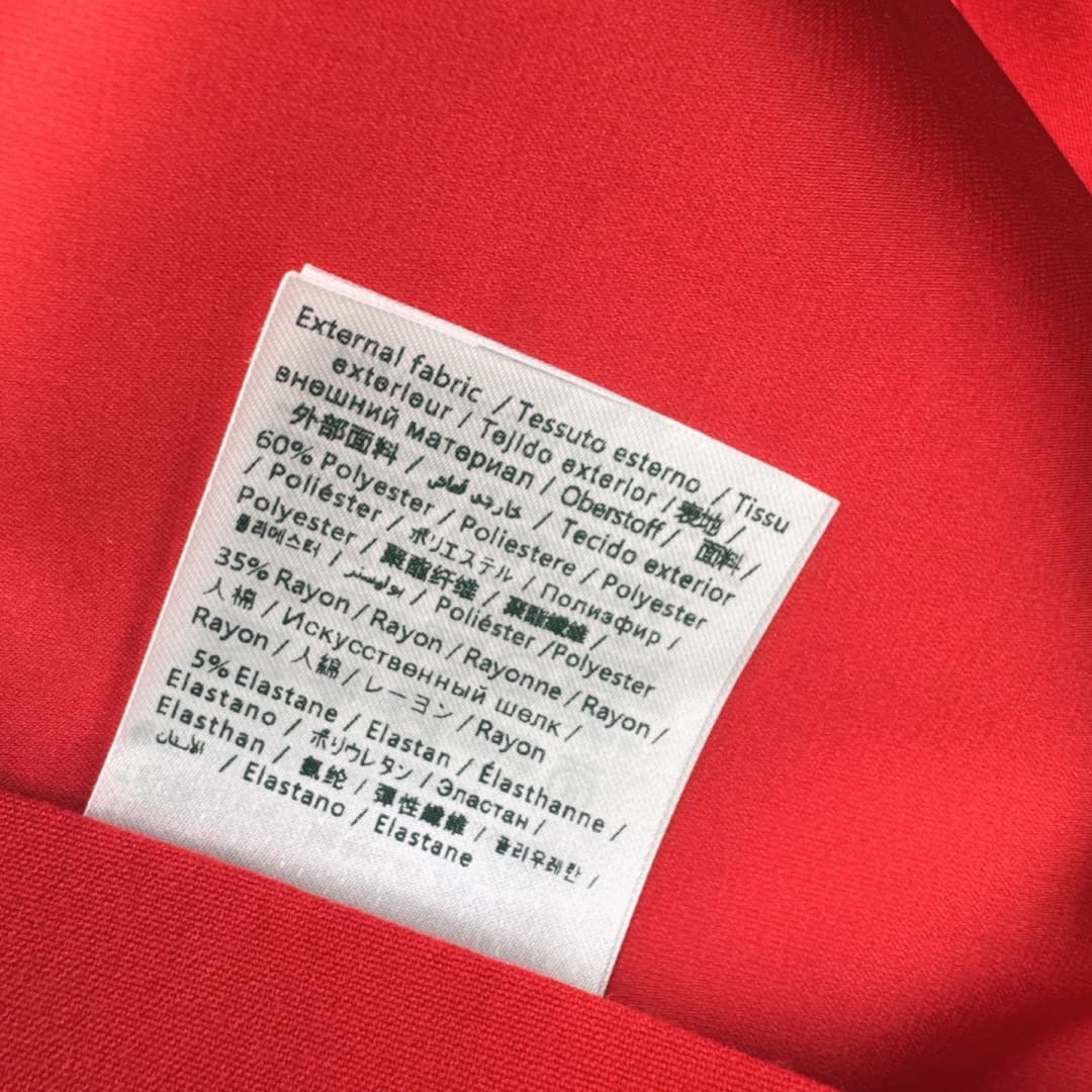 C18404 VLTN 26SS——A new spring dress with a contrasting two-piece design. The knot at the chest and the open areas serve as the focal points of the dress. Elegance is combined with a clever design, breaking away from the monotony of solid-colored dresses. — image 7