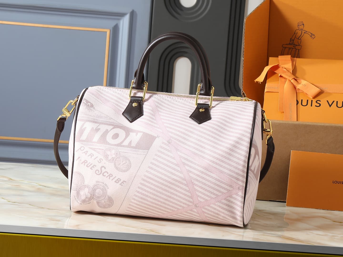 C5231 💰 Upgrade from the original M28750 and M40391. This Speedy Soft 30 handbag belongs to the Inside LV animation series. It features a unique design created from colorful fabric blends, along with a Monogram pattern on the handle and a detachable shoul — image 3