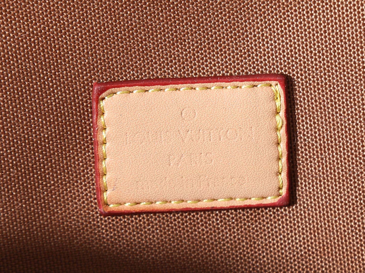 C5230 💰 Upgrade the original K00015, M14339, and M82717. This Alma mini handbag belongs to the LV&I custom collection. It features a Monogram canvas material with a compact design, making it an ideal item for daily use in various carrying styles. You can  — image 8