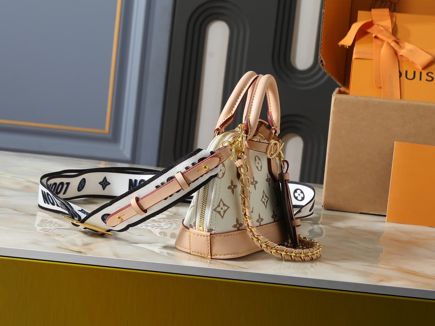 C5229 💰 Upgrade from the original K00015, M14339, and M82717. This Alma mini handbag belongs to the LV&I custom collection. It features a Monogram canvas material with a compact design, making it an ideal choice for daily use in various carrying styles. Y — image 2
