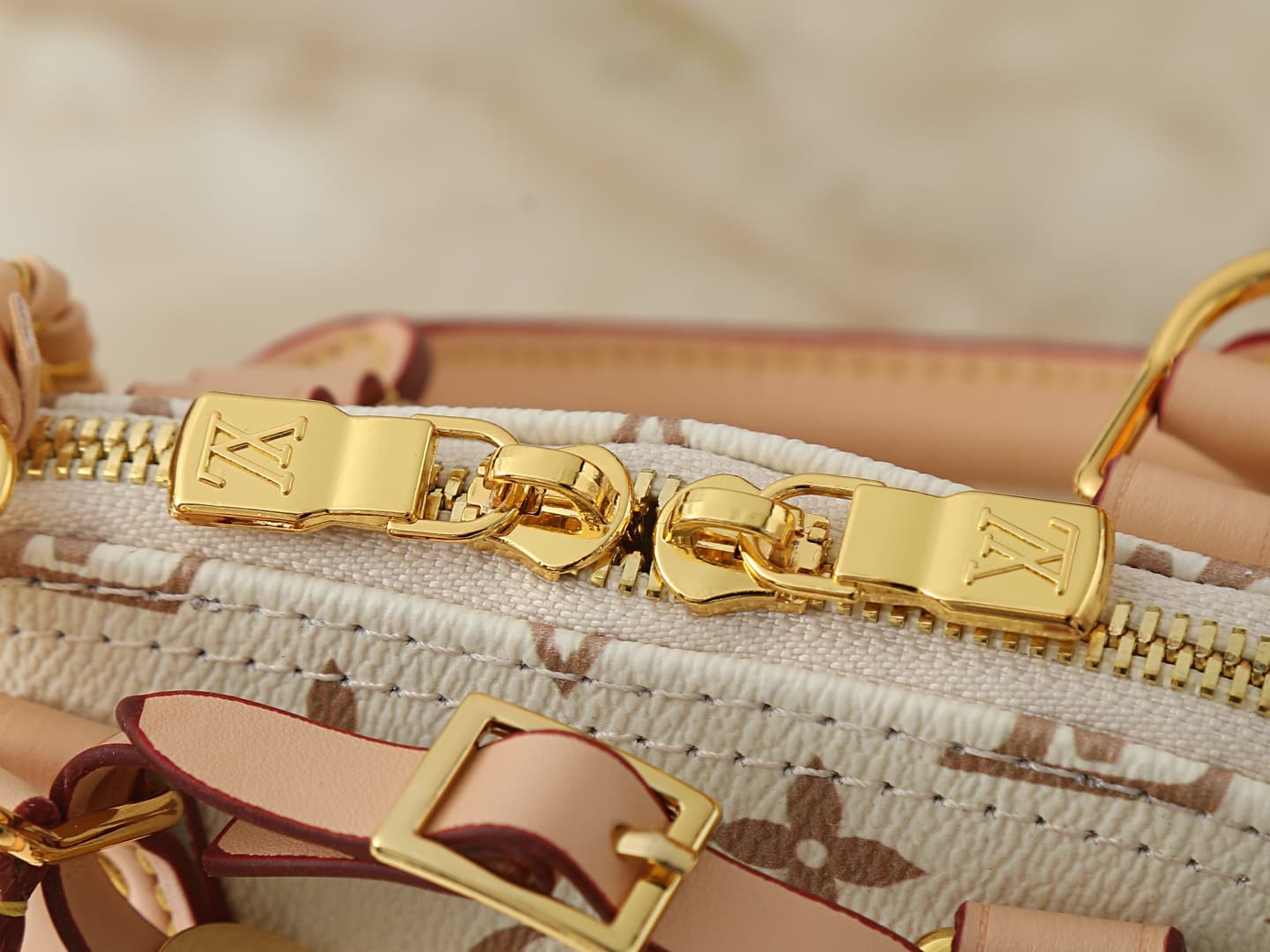 C5229 💰 Upgrade from the original K00015, M14339, and M82717. This Alma mini handbag belongs to the LV&I custom collection. It features a Monogram canvas material with a compact design, making it an ideal choice for daily use in various carrying styles. Y — image 7
