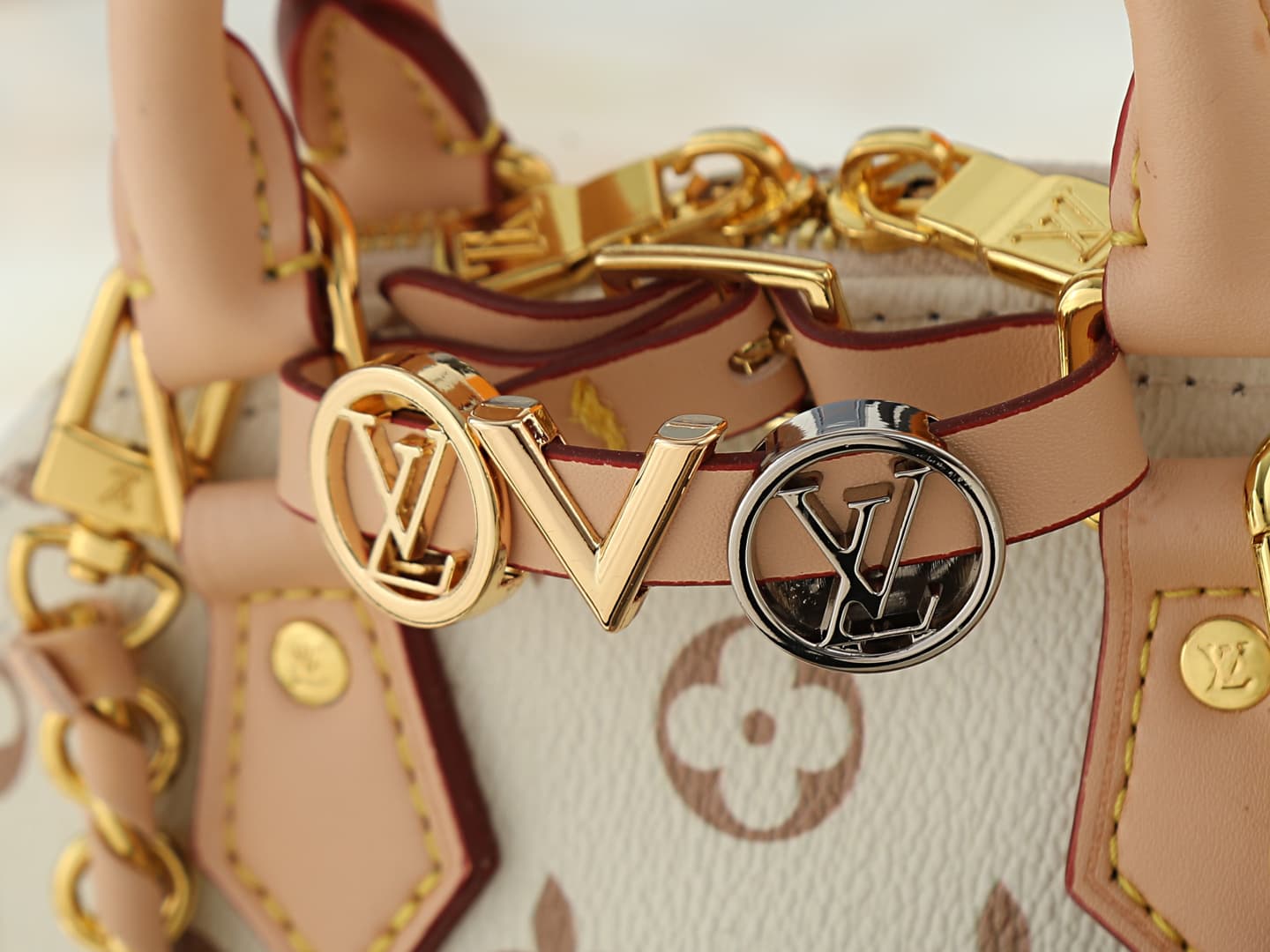 C5229 💰 Upgrade from the original K00015, M14339, and M82717. This Alma mini handbag belongs to the LV&I custom collection. It features a Monogram canvas material with a compact design, making it an ideal choice for daily use in various carrying styles. Y — image 5