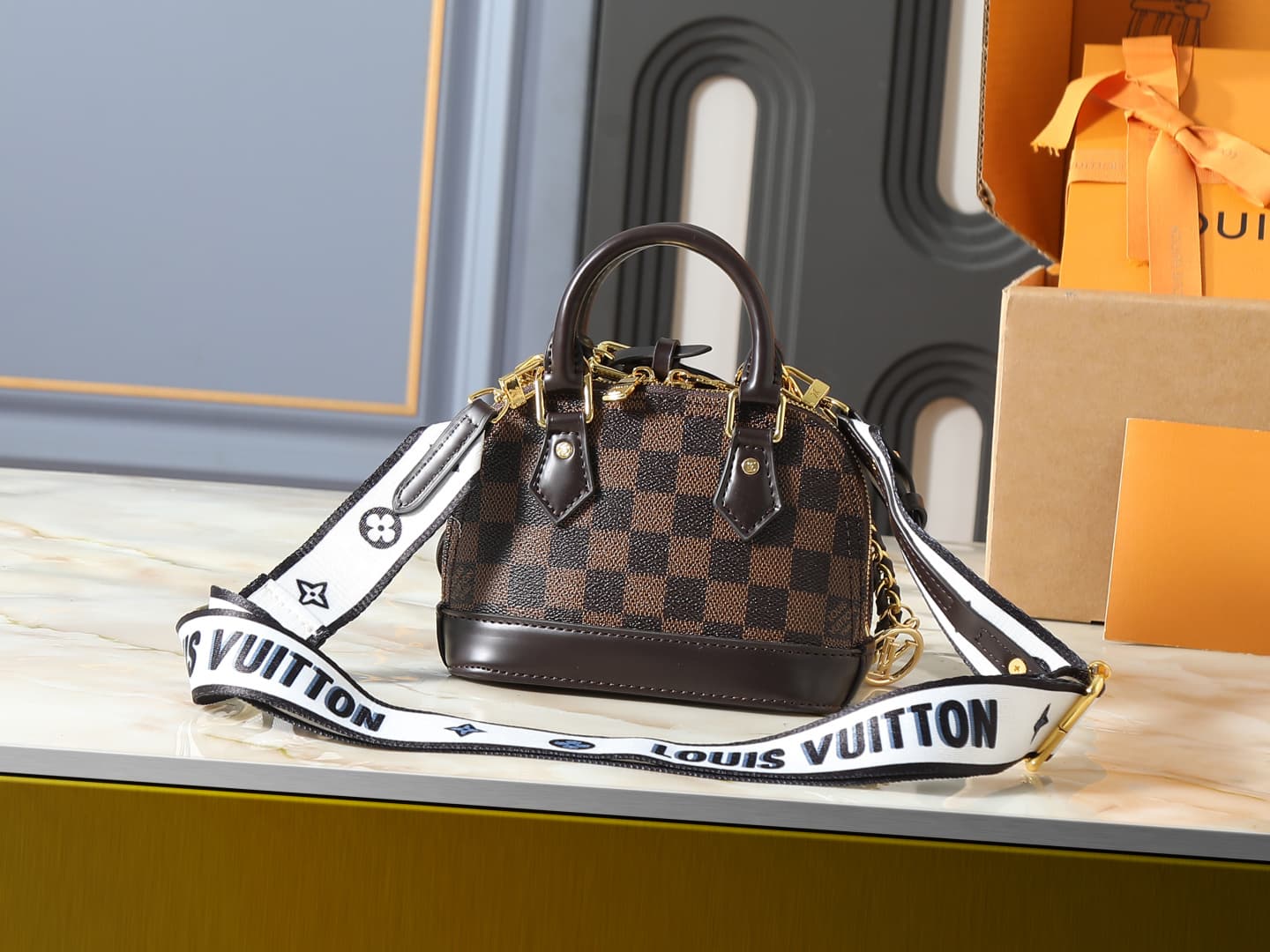 C5228 💰 Upgrade from the original K00015, M14339, and M82717. This Alma mini handbag belongs to the LV&I custom collection. It features a Monogram canvas material with a compact design, making it an ideal choice for daily use in various carrying styles. Y — image 3