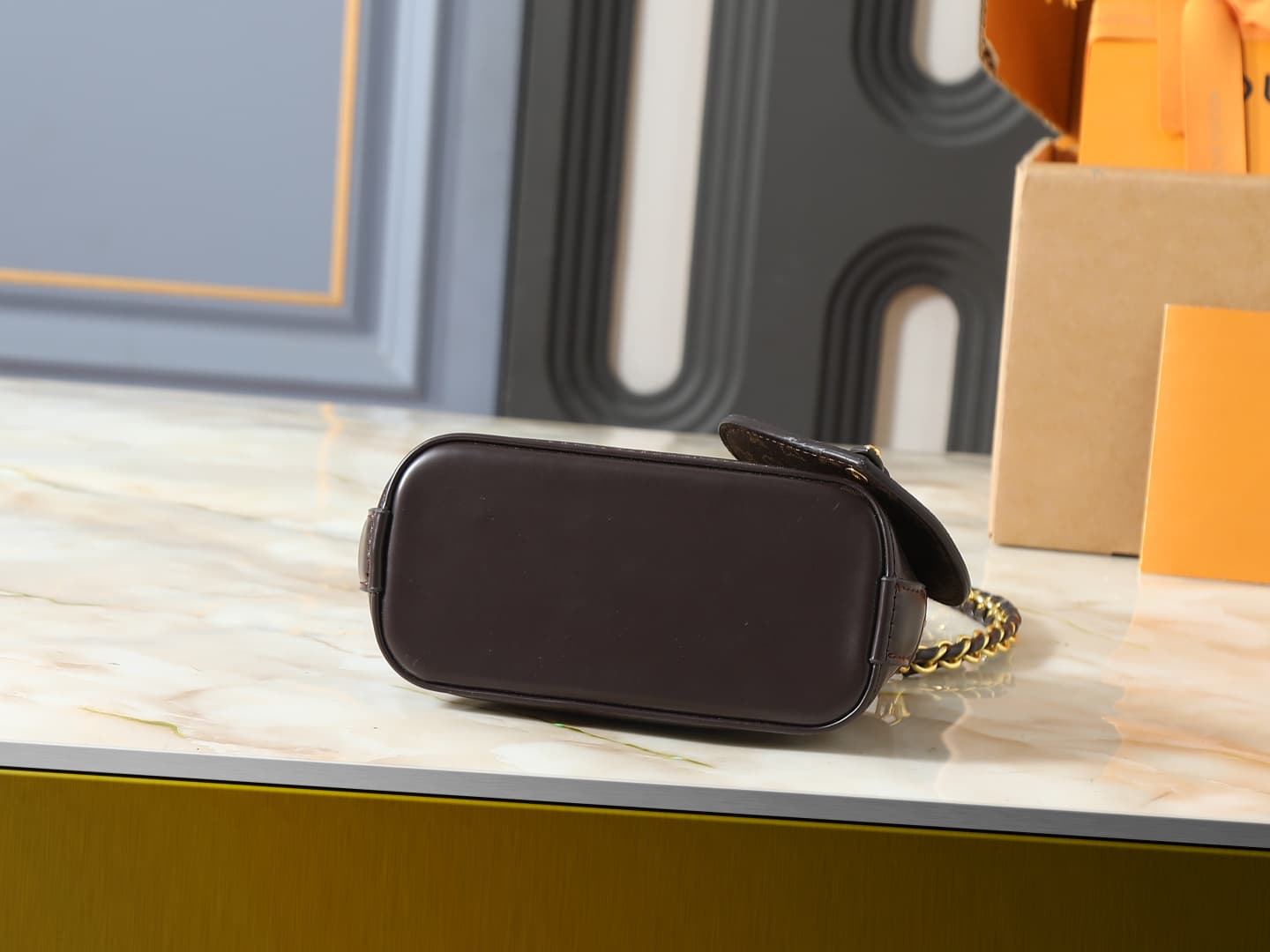 C5228 💰 Upgrade from the original K00015, M14339, and M82717. This Alma mini handbag belongs to the LV&I custom collection. It features a Monogram canvas material with a compact design, making it an ideal choice for daily use in various carrying styles. Y — image 4