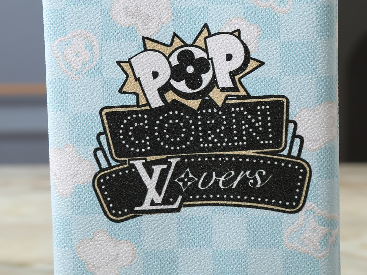 C5224 💰 Upgrade from the original M28174. This Pop Corn washing bag features a classic Damier check pattern on a leather body. The popcorn design and LV Lovers logo add extra charm, bringing out the elegance of movies and the romantic atmosphere of a movi — image 6