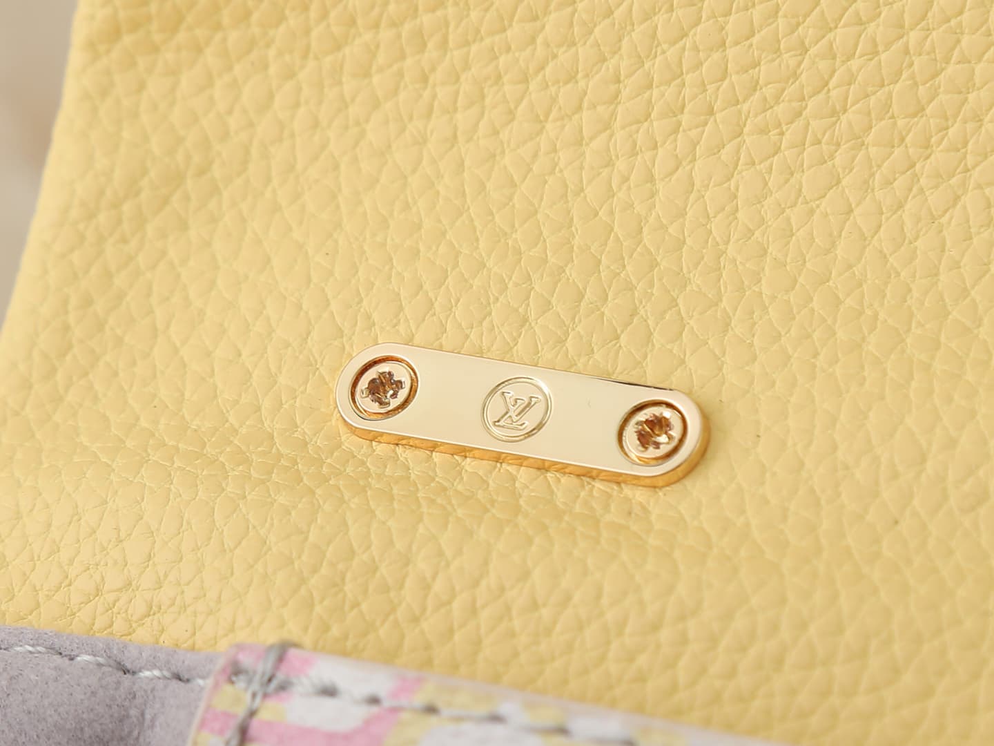 C5150 💰 Upgrade from the original M27034, M25596, M13796, M12145, M12144, M12211. This Nano Madeleine handbag features a new season’s enchanting colors, allowing you to easily complete various styles. The classic Monogram Empreinte leather body is paired  — image 7