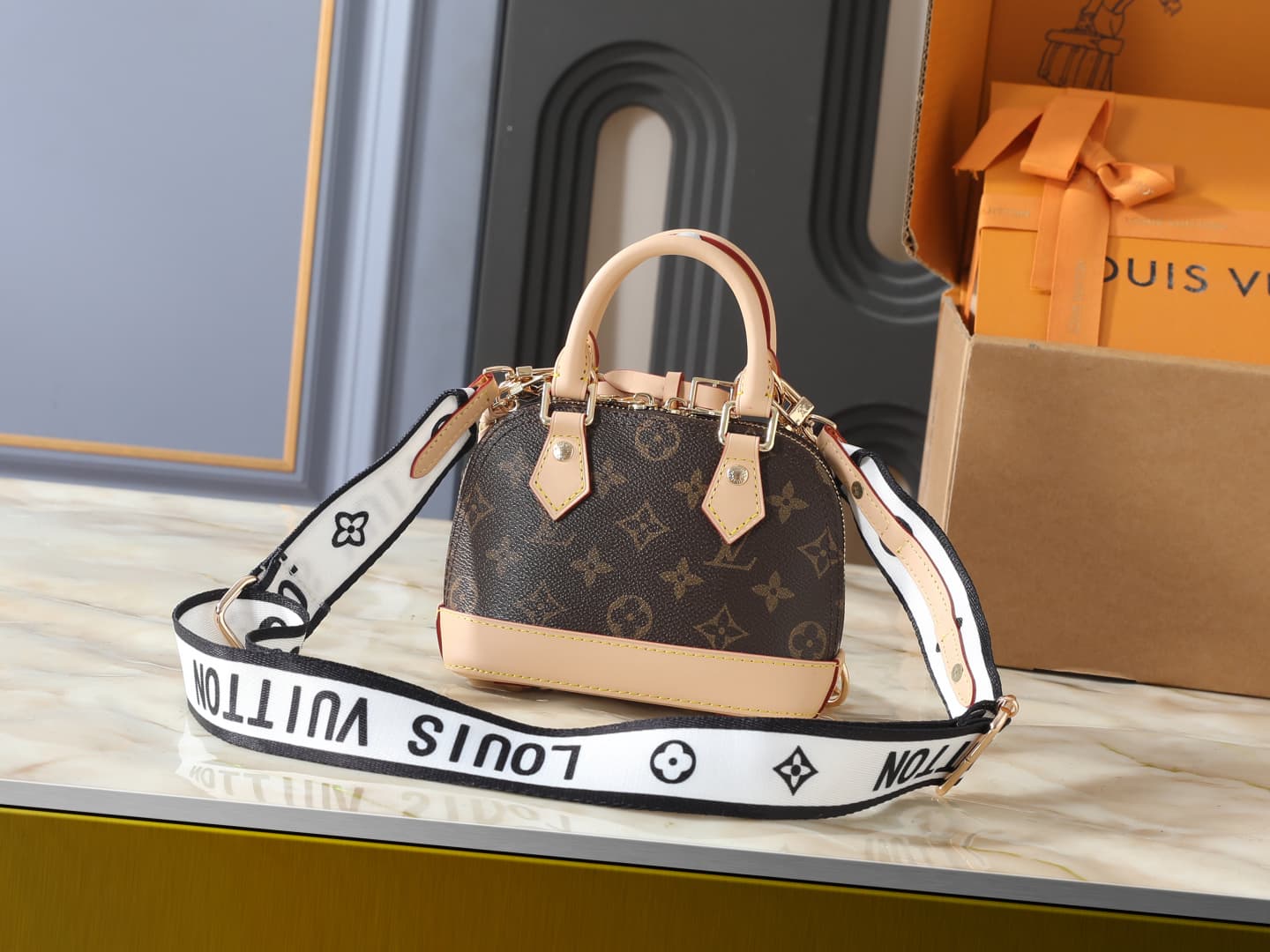 C5104 💰 Upgrade the original K00015, M14339, and M82717. This Alma mini handbag belongs to the LV&I custom collection. It features a Monogram canvas design with a compact structure, making it an ideal item for daily use in various carrying styles. You can — image 3