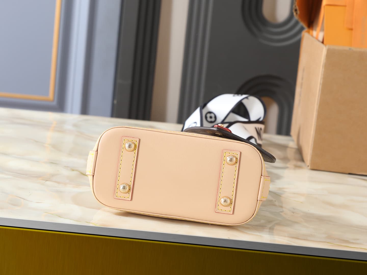 C5103 💰 Upgrade from the original K00015, M14339, and M82717. This Alma mini handbag is part of the LV&I custom collection. It features a Monogram canvas material with a compact design, making it ideal for daily use in various carrying styles. You can cho — image 4