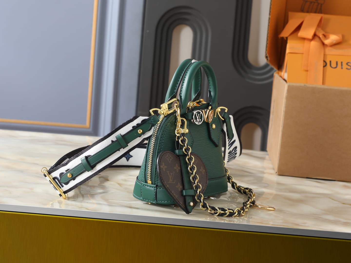 C5101 💰 Upgrade the original K00015, M14339, and M82717. This Alma mini handbag is part of the LV&I custom collection. It features a Monogram canvas material with a compact design, making it ideal for daily use in various carrying styles. You can choose s — image 2