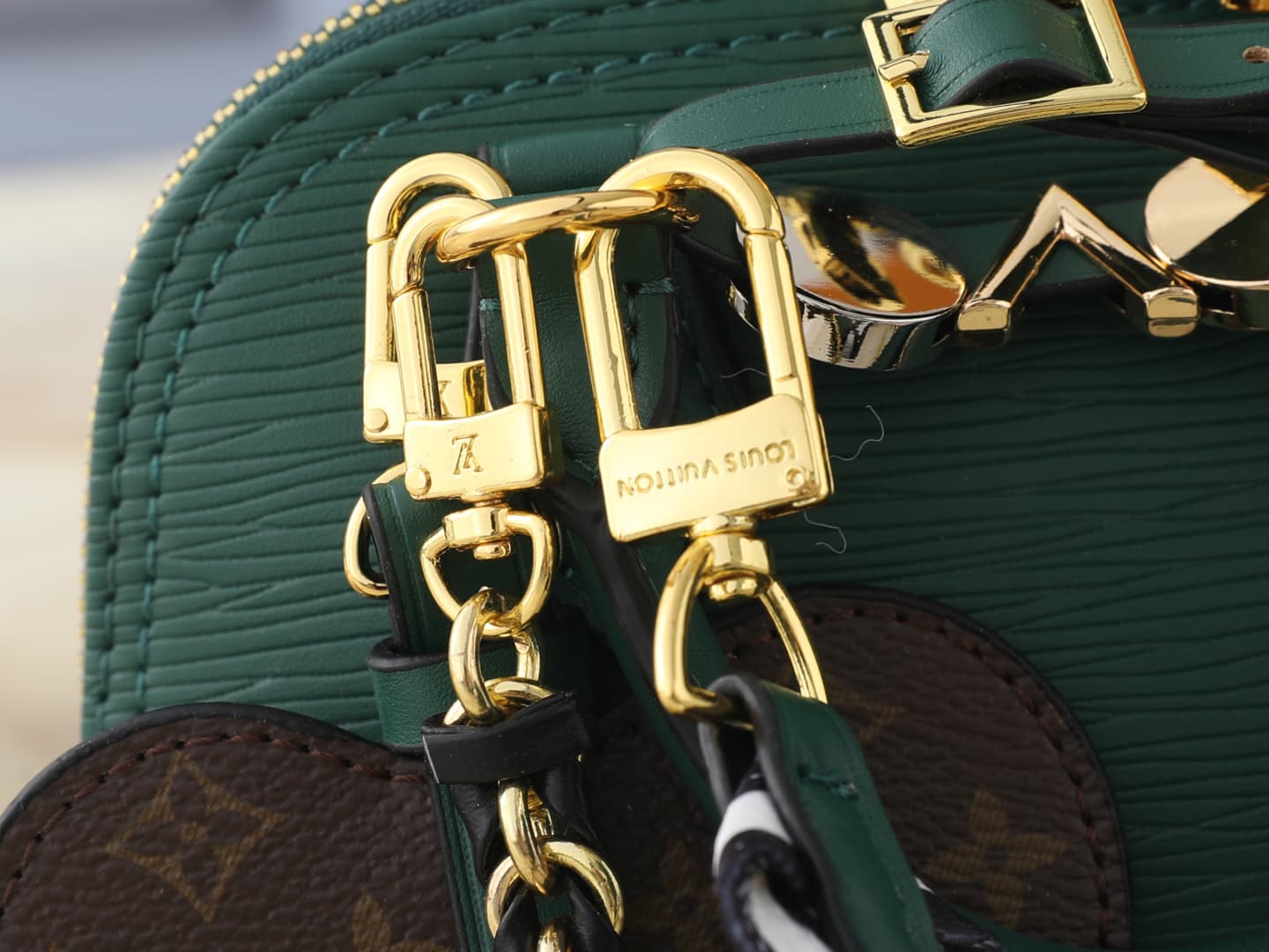 C5101 💰 Upgrade the original K00015, M14339, and M82717. This Alma mini handbag is part of the LV&I custom collection. It features a Monogram canvas material with a compact design, making it ideal for daily use in various carrying styles. You can choose s — image 6