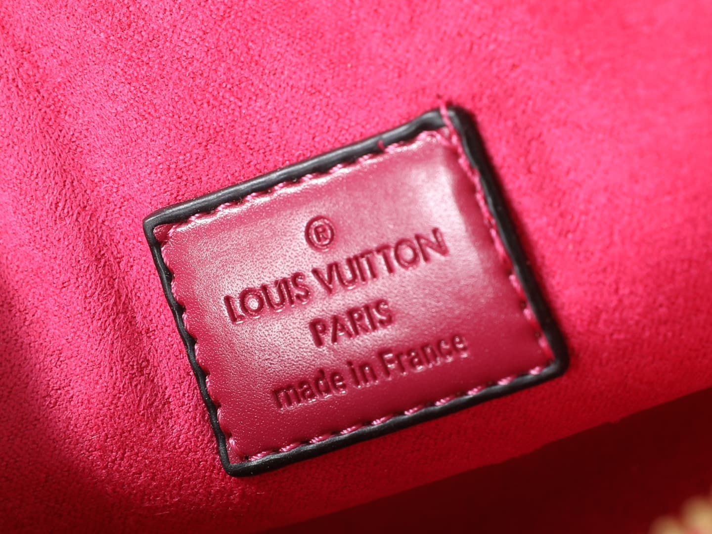 C5100 💰 Upgrade from the original K00015, M14339, and M82717. This Alma mini handbag is part of the LV&I custom collection. It features a Monogram canvas material with a compact design, making it an ideal choice for daily use. You can choose between shoul — image 8
