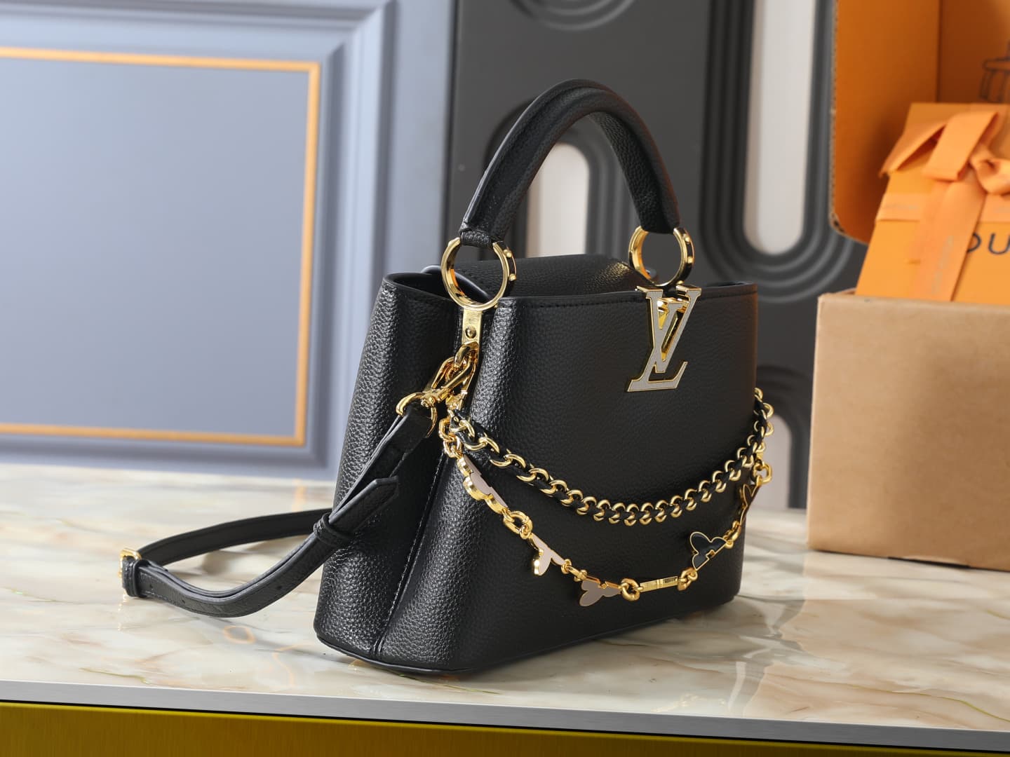 C5098 💰 Guangzhou product – top-quality original items: M29608, M2A380, M2A379, M2A362, M29952, M29955, M29951. This Capucines BB handbag belongs to the Flowergram collection. It reimagines Louis Vuitton’s classic Flower Crown design with decorative chain — image 2